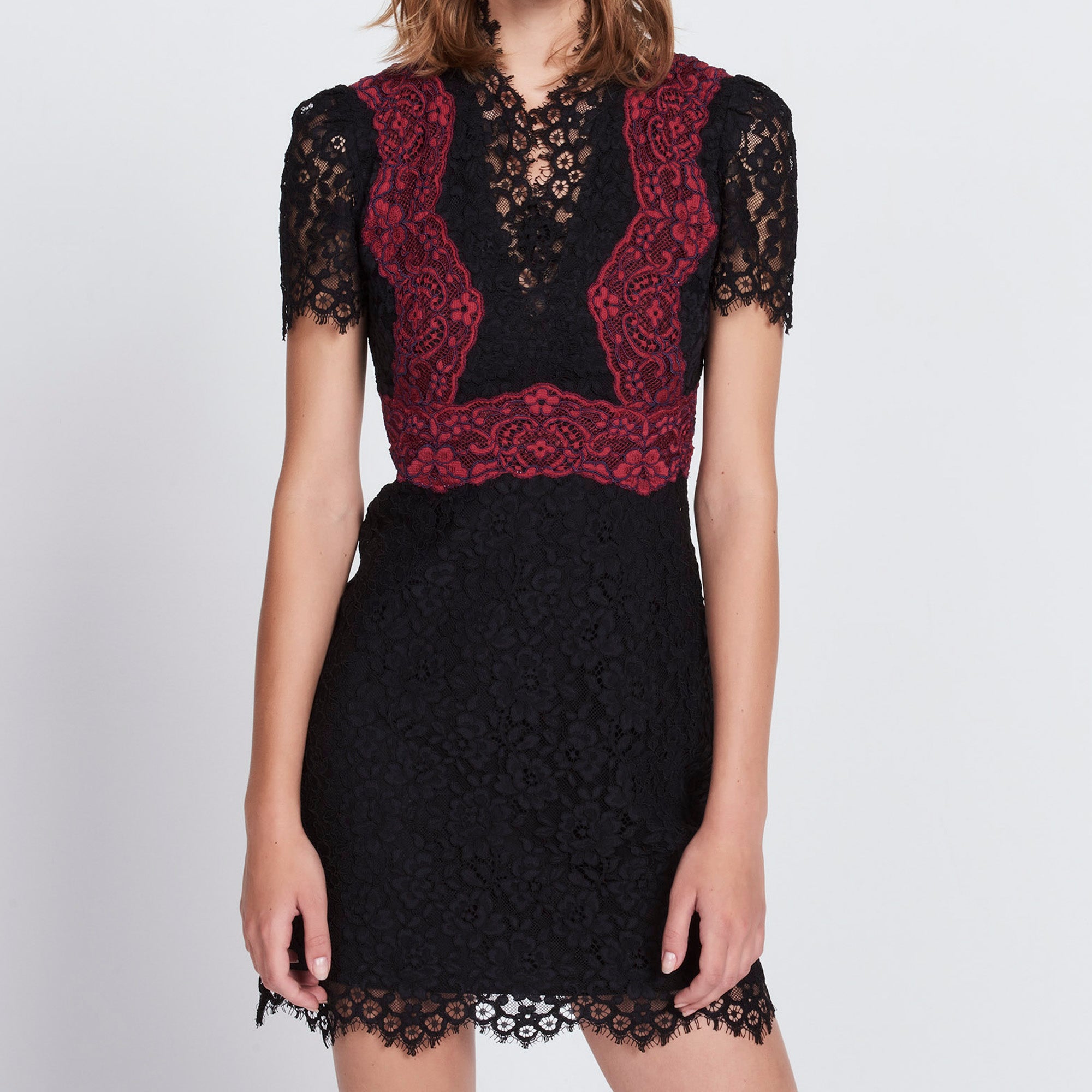 Robe en dentelle avec détails rouge Sandro seconde main