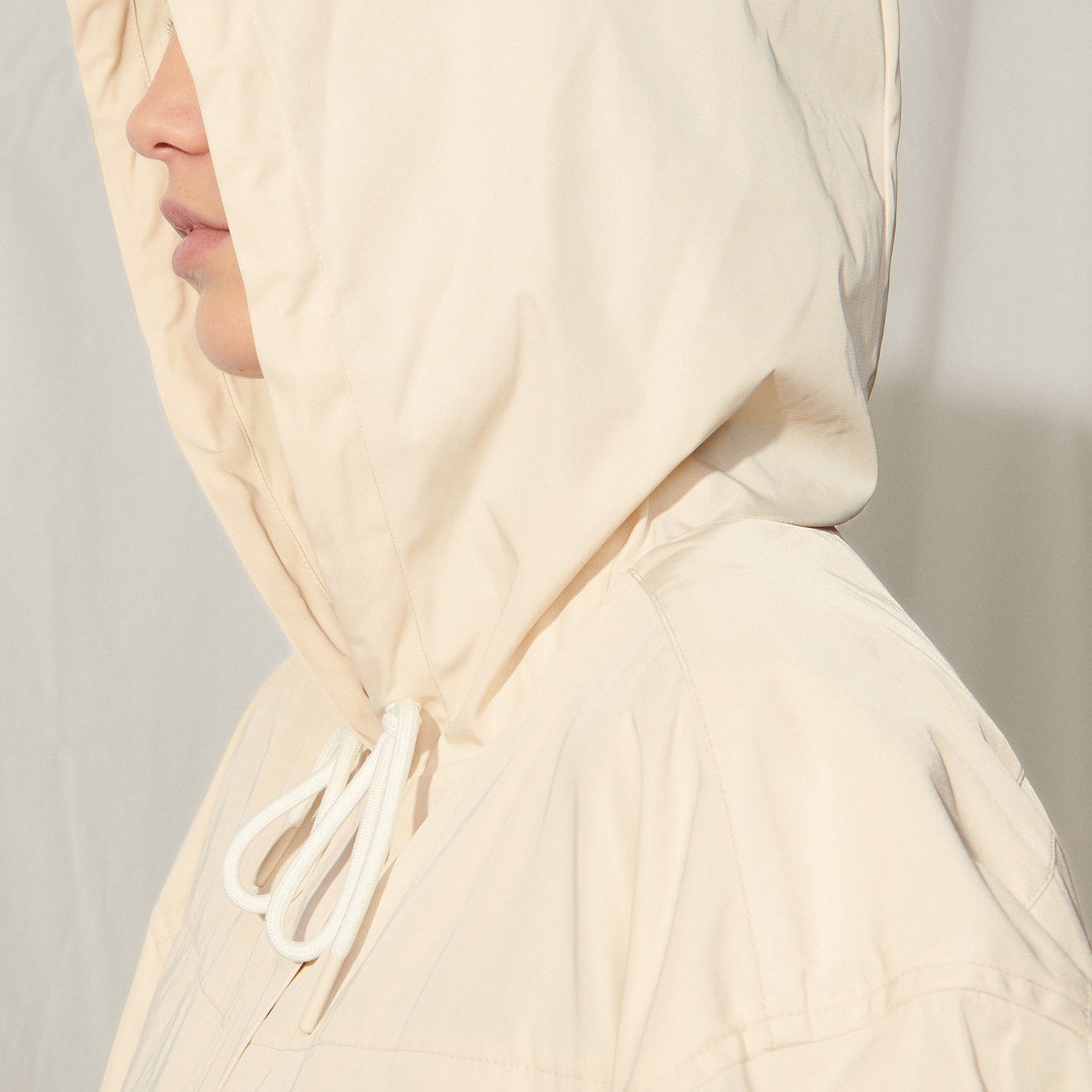 Blouson en nylon à capuche Sandro seconde main