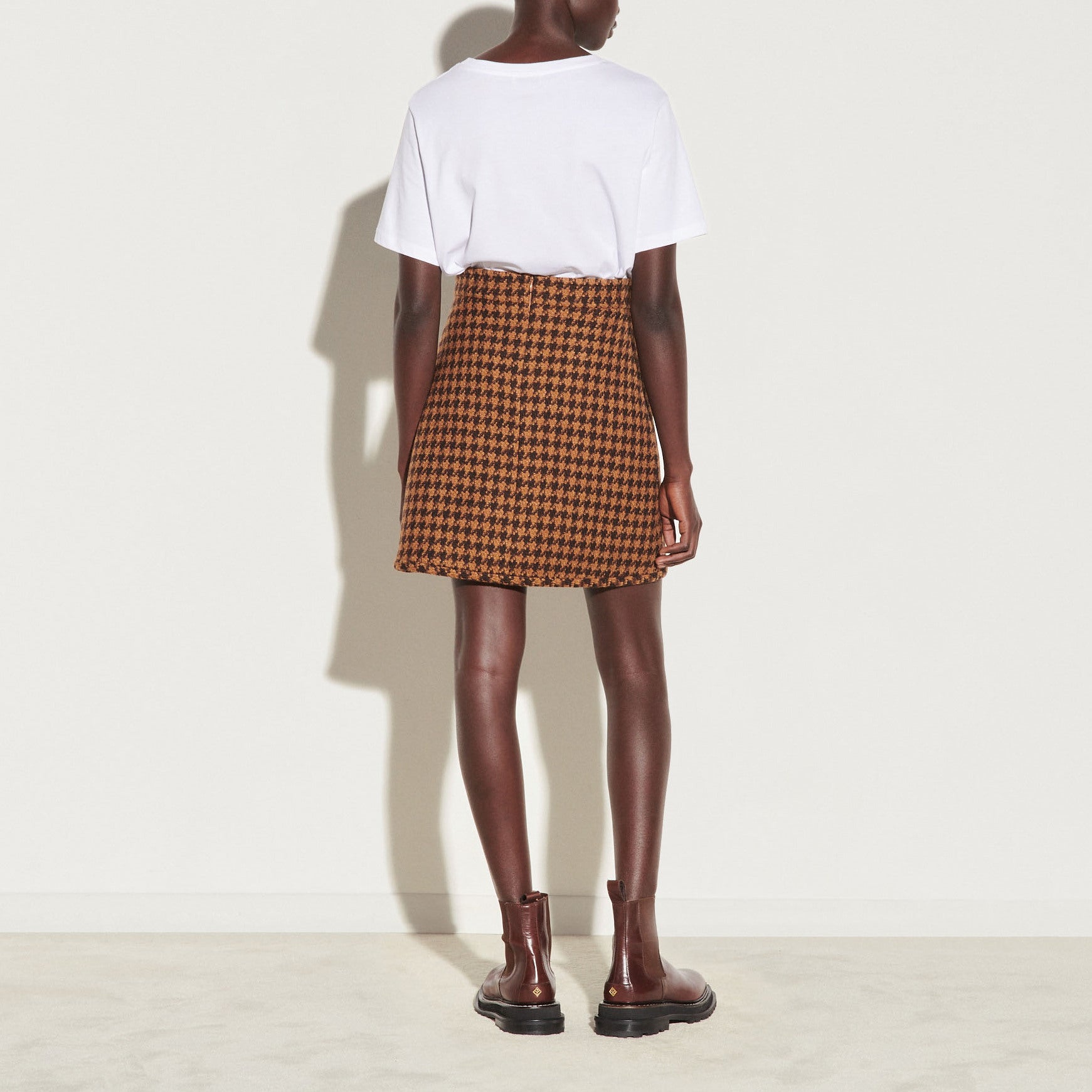 Jupe courte en tweed Sandro seconde main