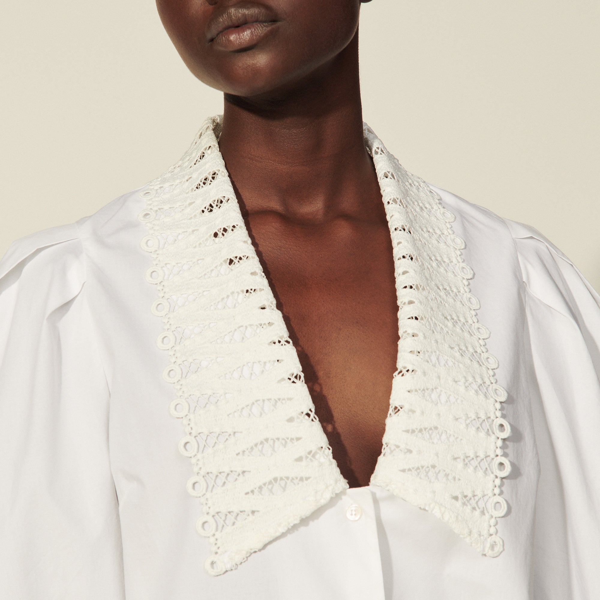 Chemise à grand col en dentelle Sandro seconde main