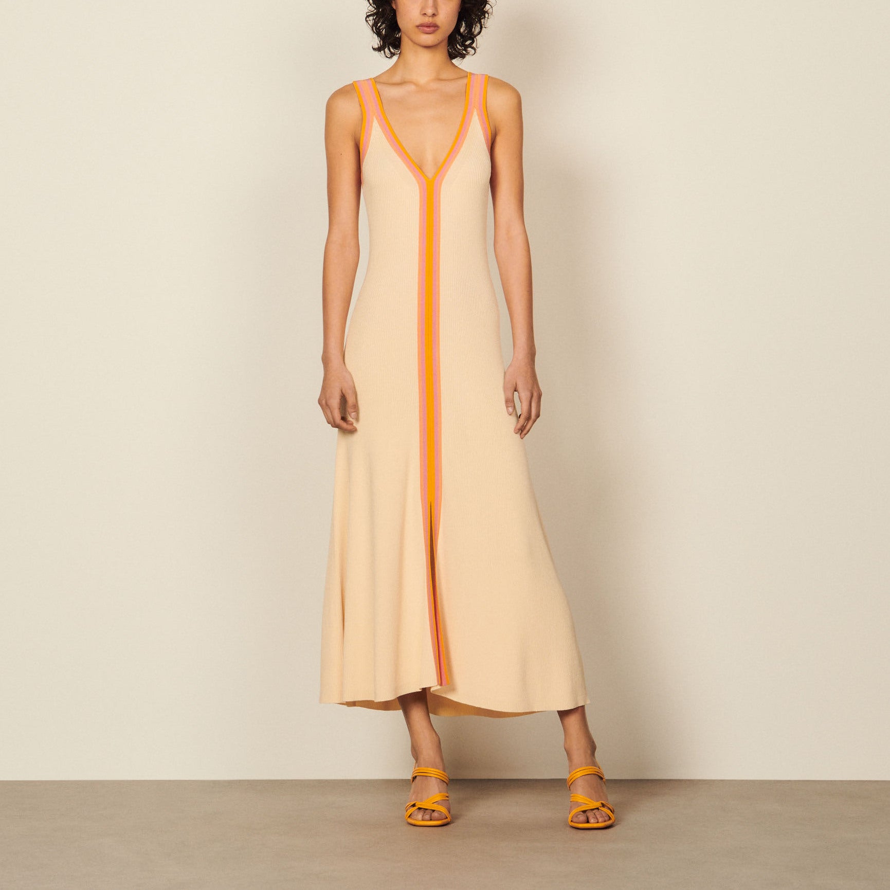 Robe mi-longue en Maille bicolore Sandro seconde main