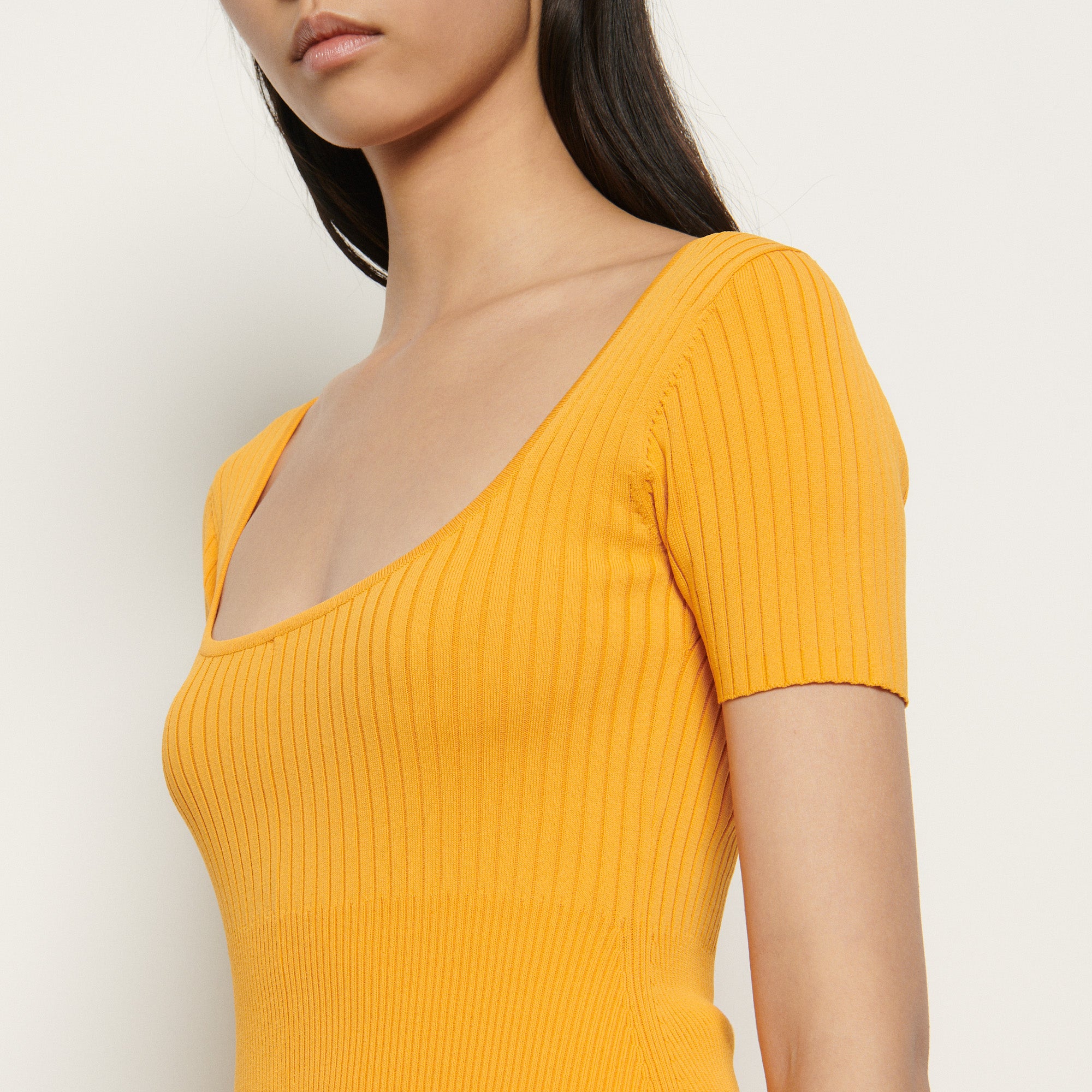 Robe courte en Maille côtelée Sandro seconde main