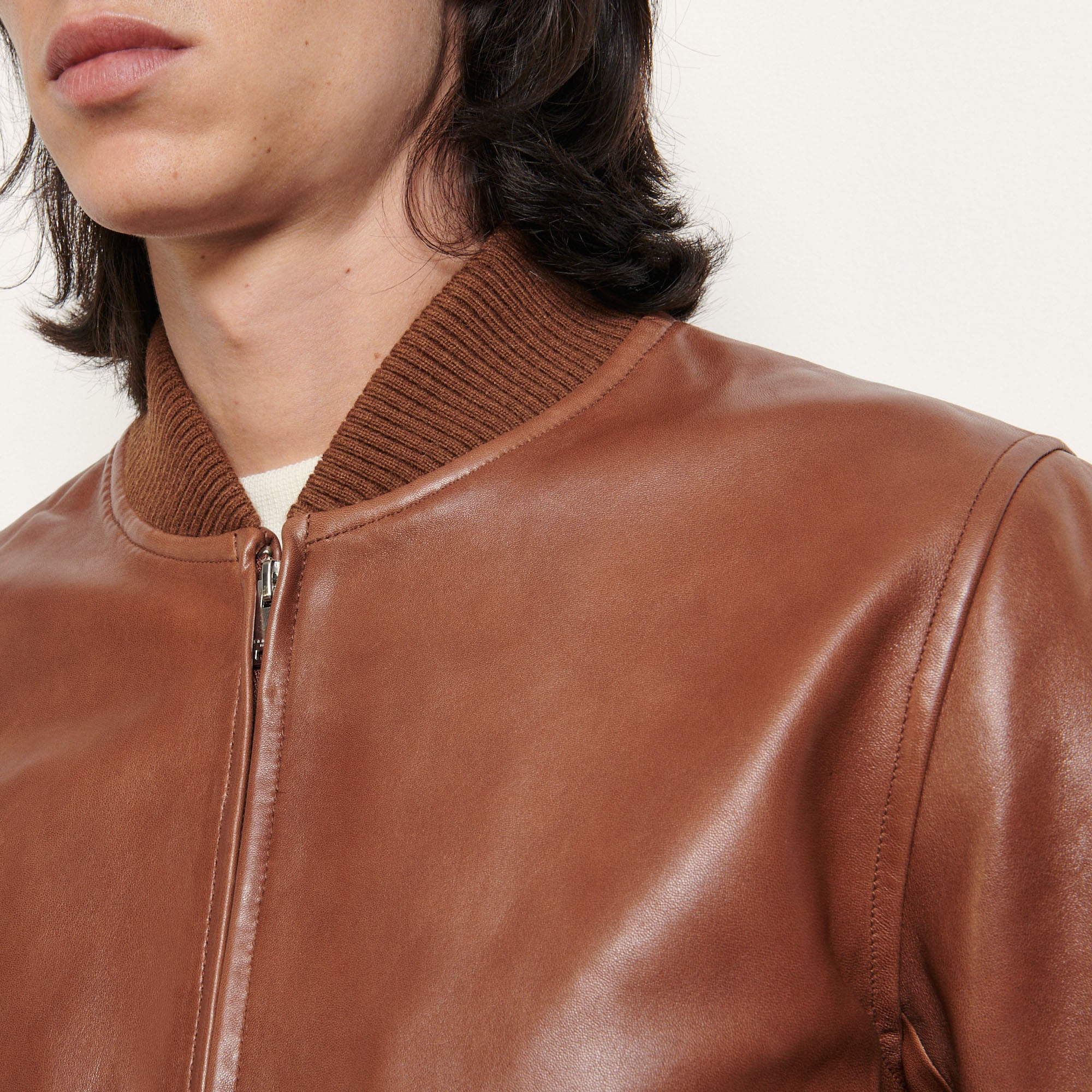 Blouson zippé en cuir Sandro seconde main