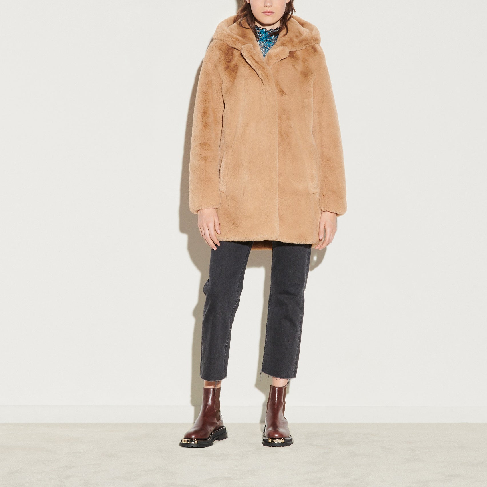 Manteau en fausse fourrure Sandro seconde main