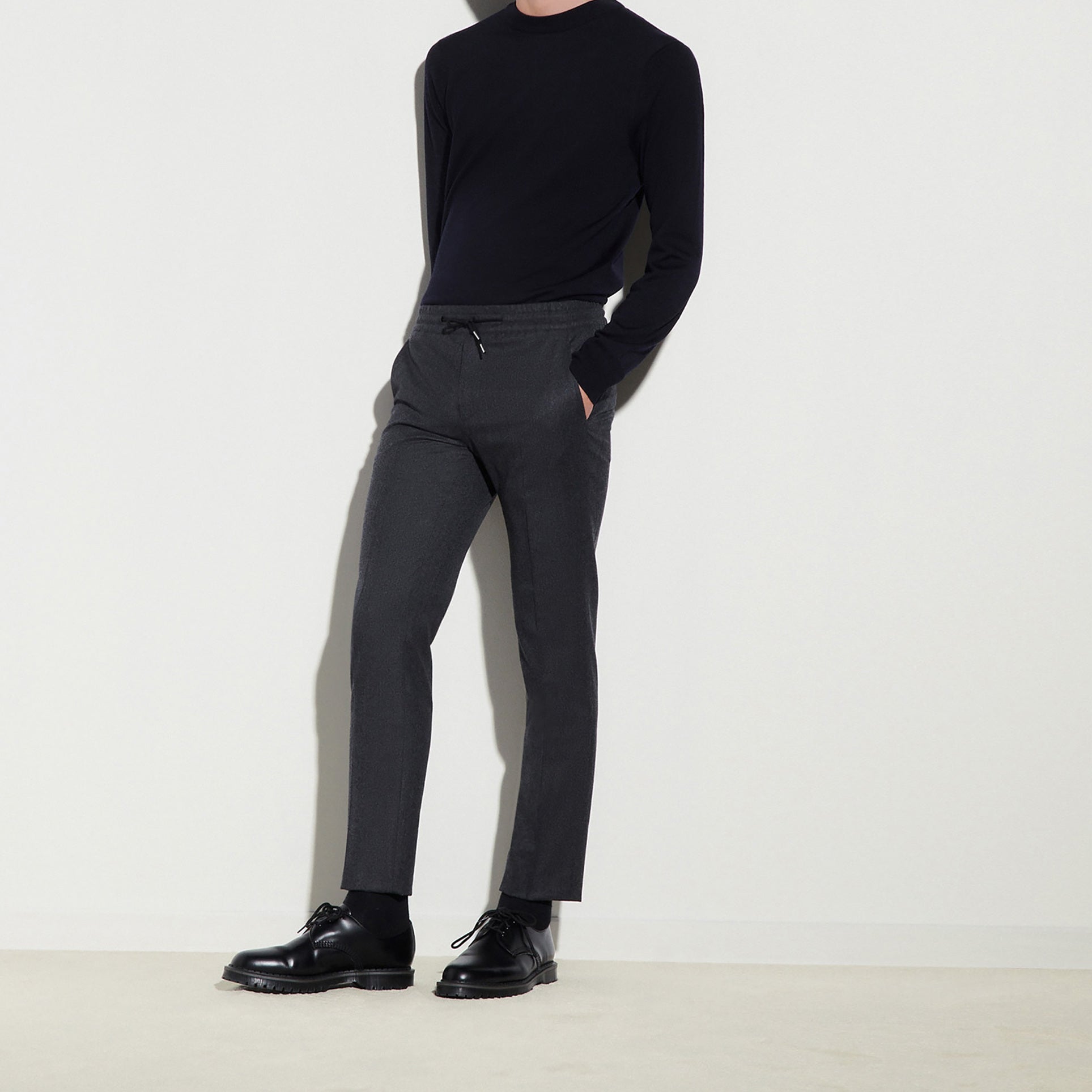 Pantalon avec un élastique à la taille Sandro seconde main
