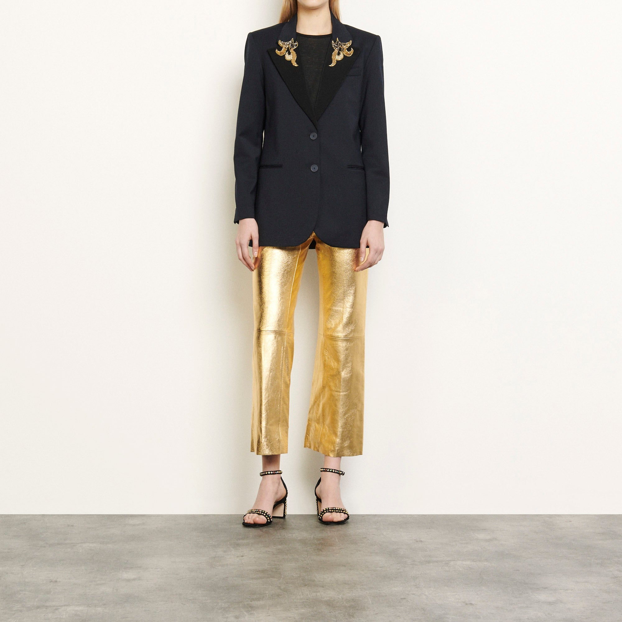 Veste tailleur ornée de patchs bijoux Sandro seconde main