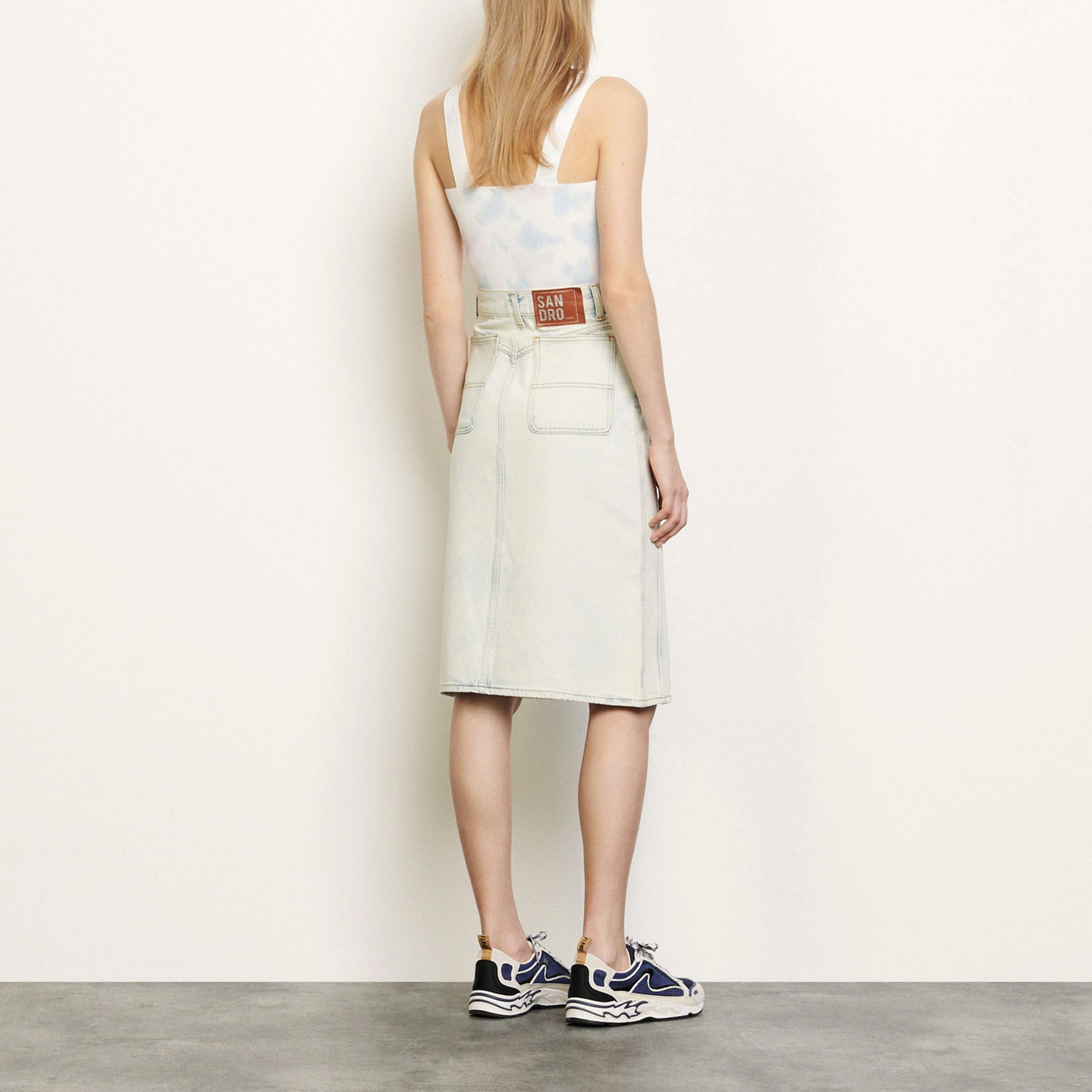 Jupe en Jean au délavage neige Sandro seconde main