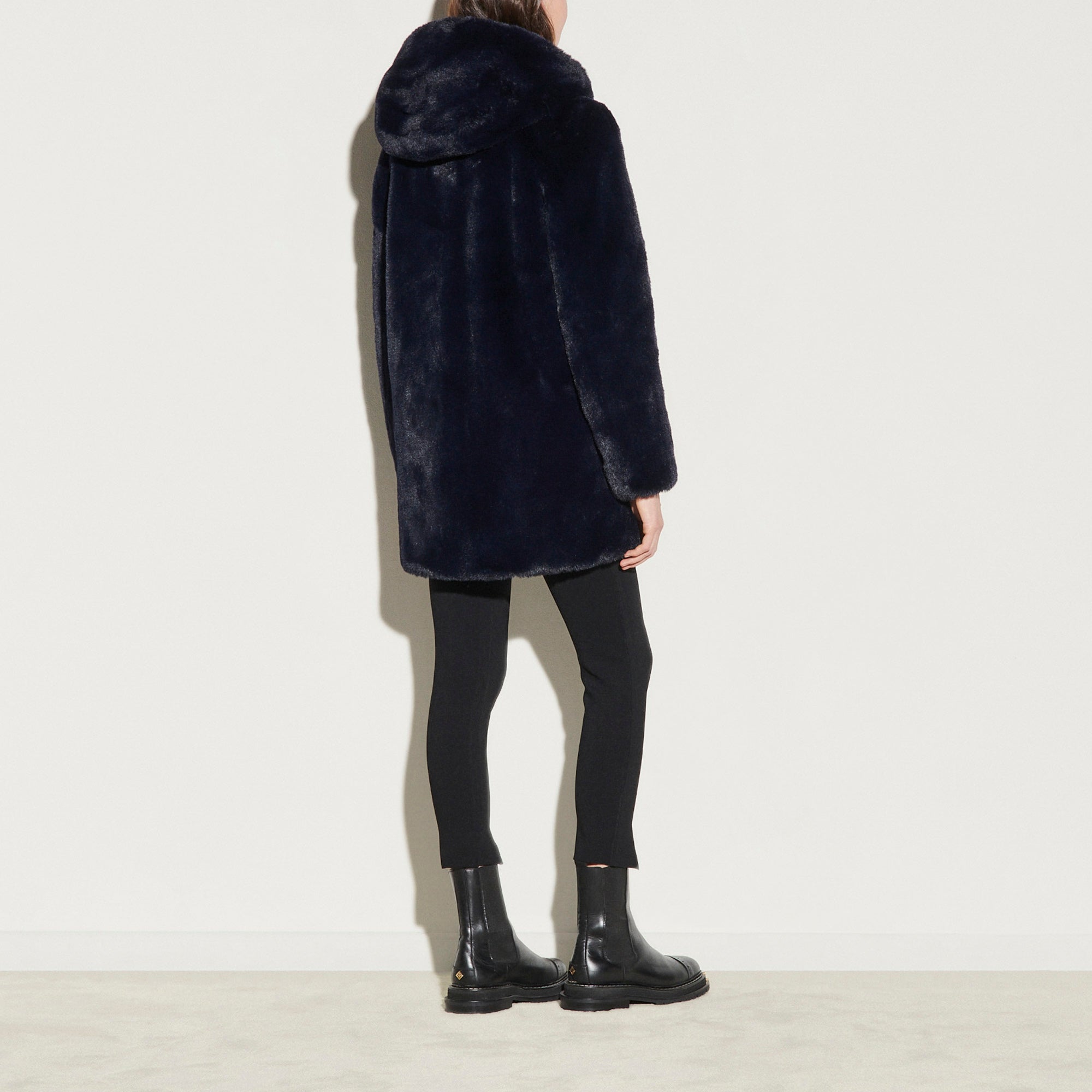 Manteau en fausse fourrure Sandro seconde main