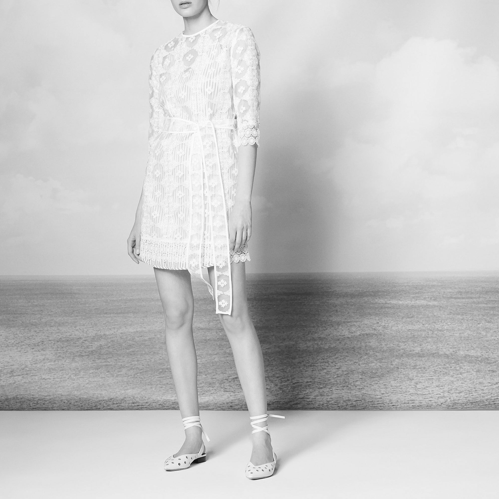 Robe dentelle all over avec transparence Sandro seconde main