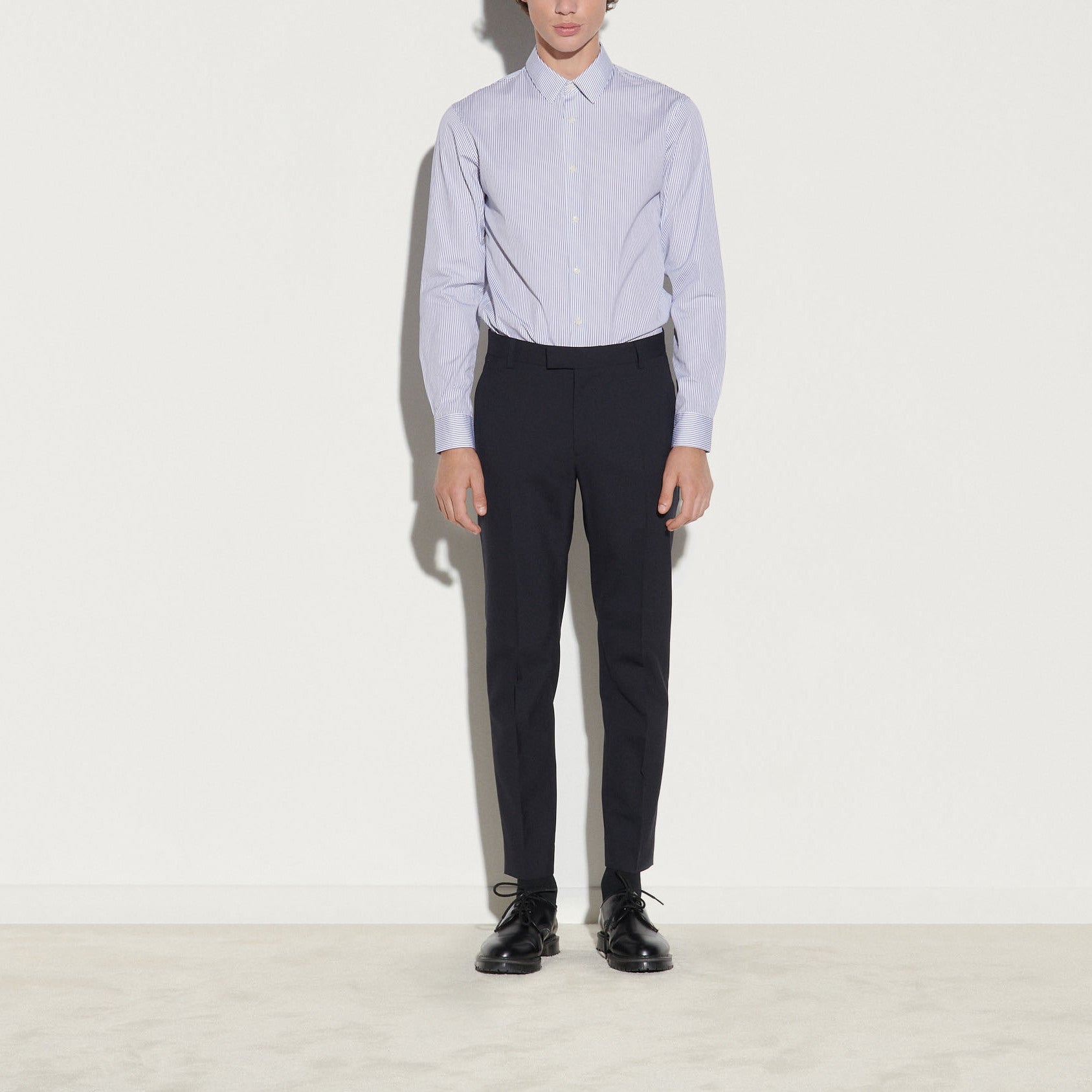 Pantalon en laine froide Sandro seconde main