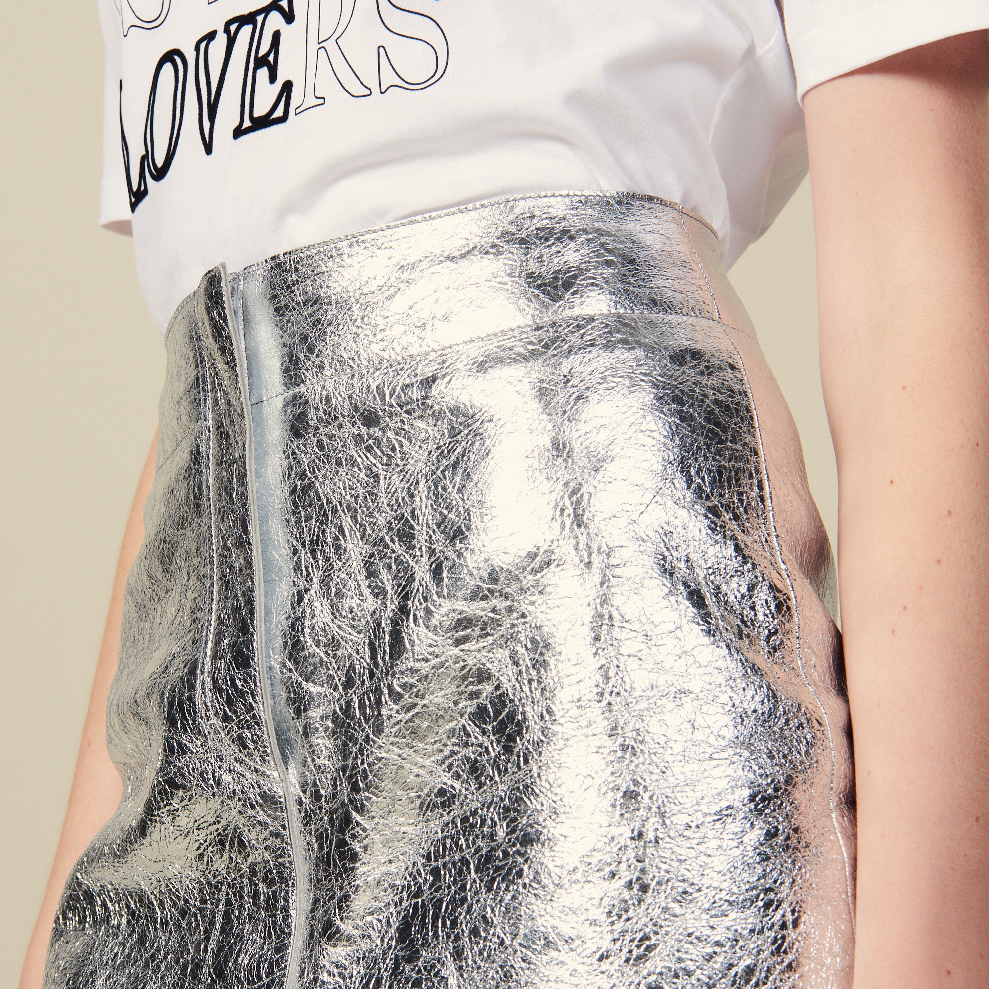 Jupe courte en cuir argenté Sandro seconde main