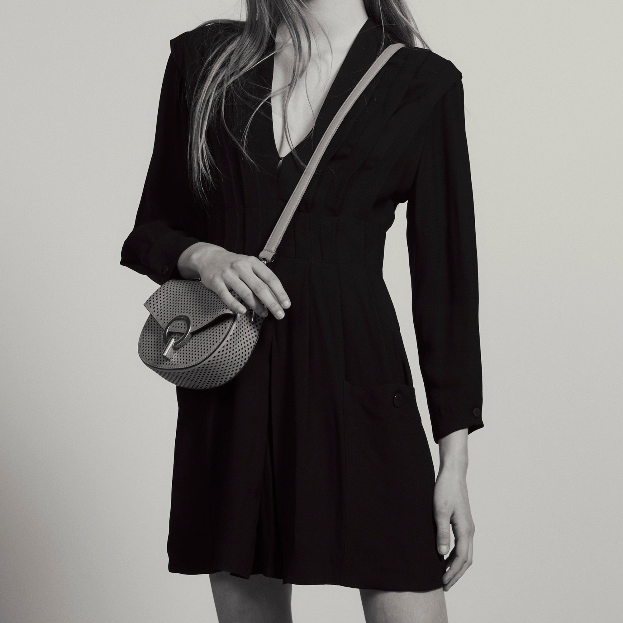 Robe courte fluide ornée de plis Sandro seconde main