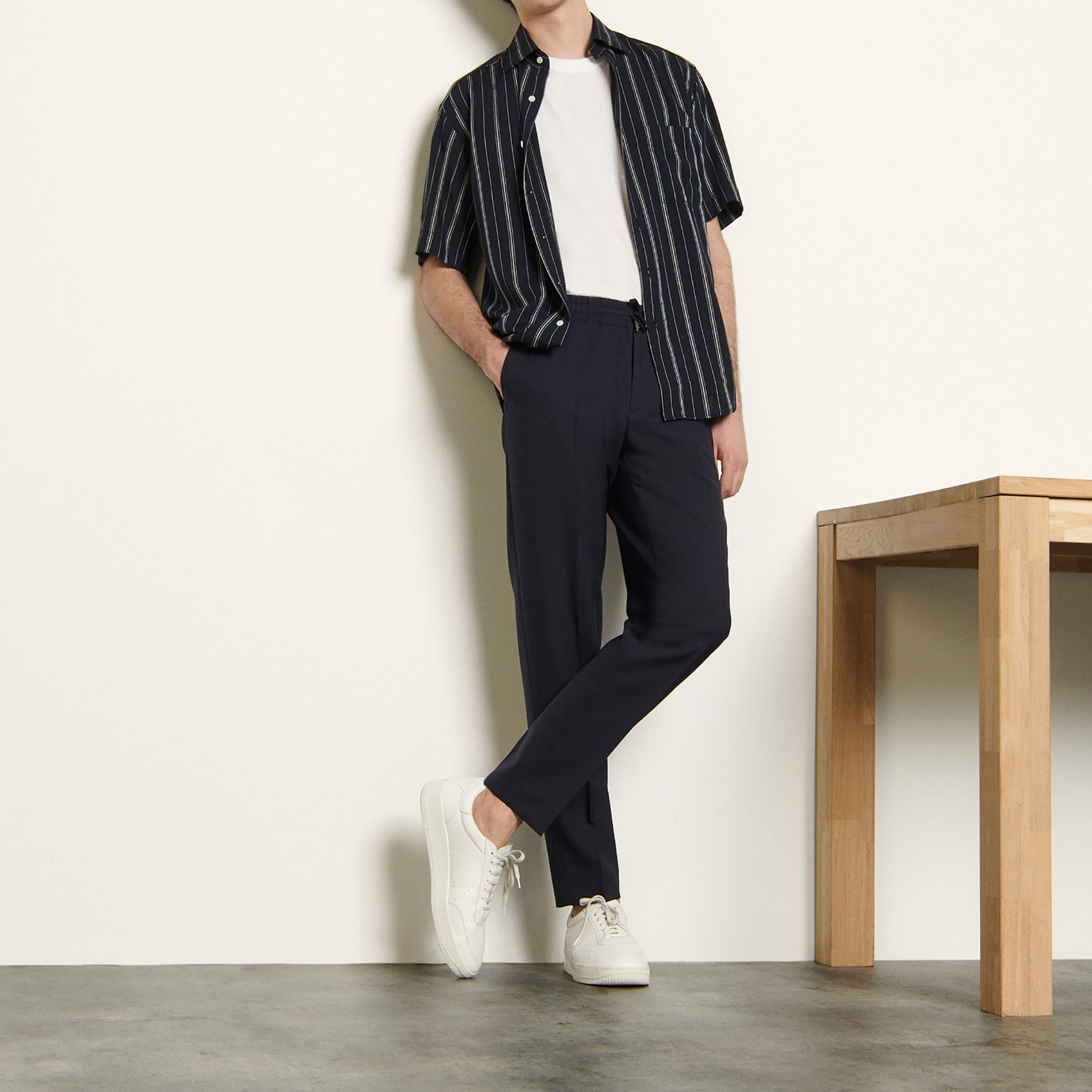 Pantalon en laine à taille élastiquée Sandro seconde main