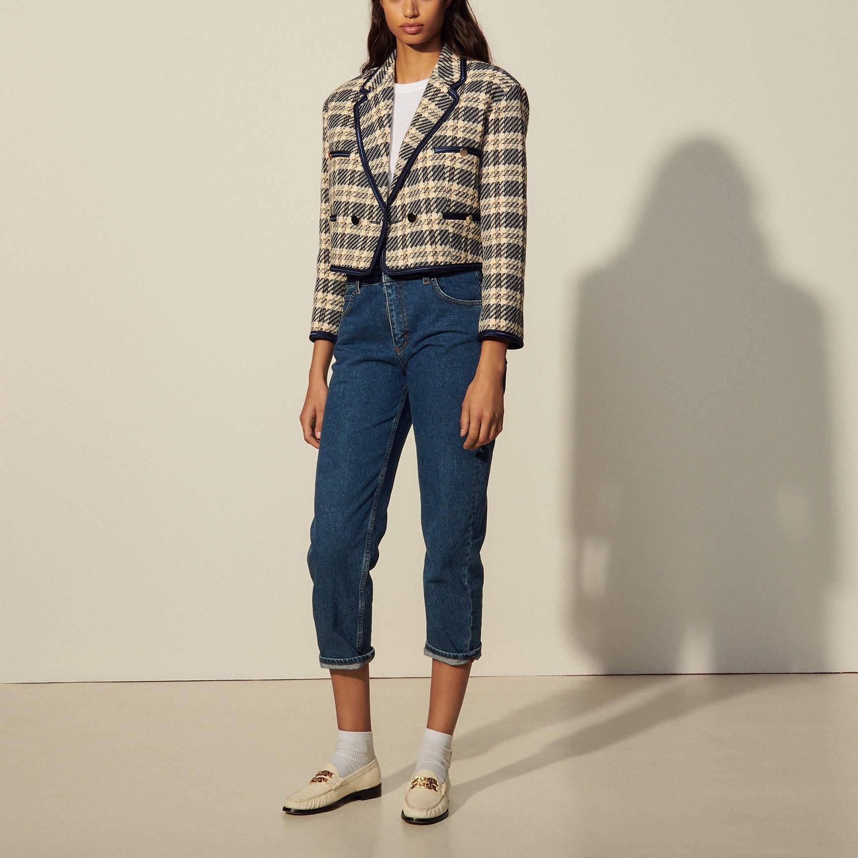 Veste courte en tweed à carreaux Sandro seconde main