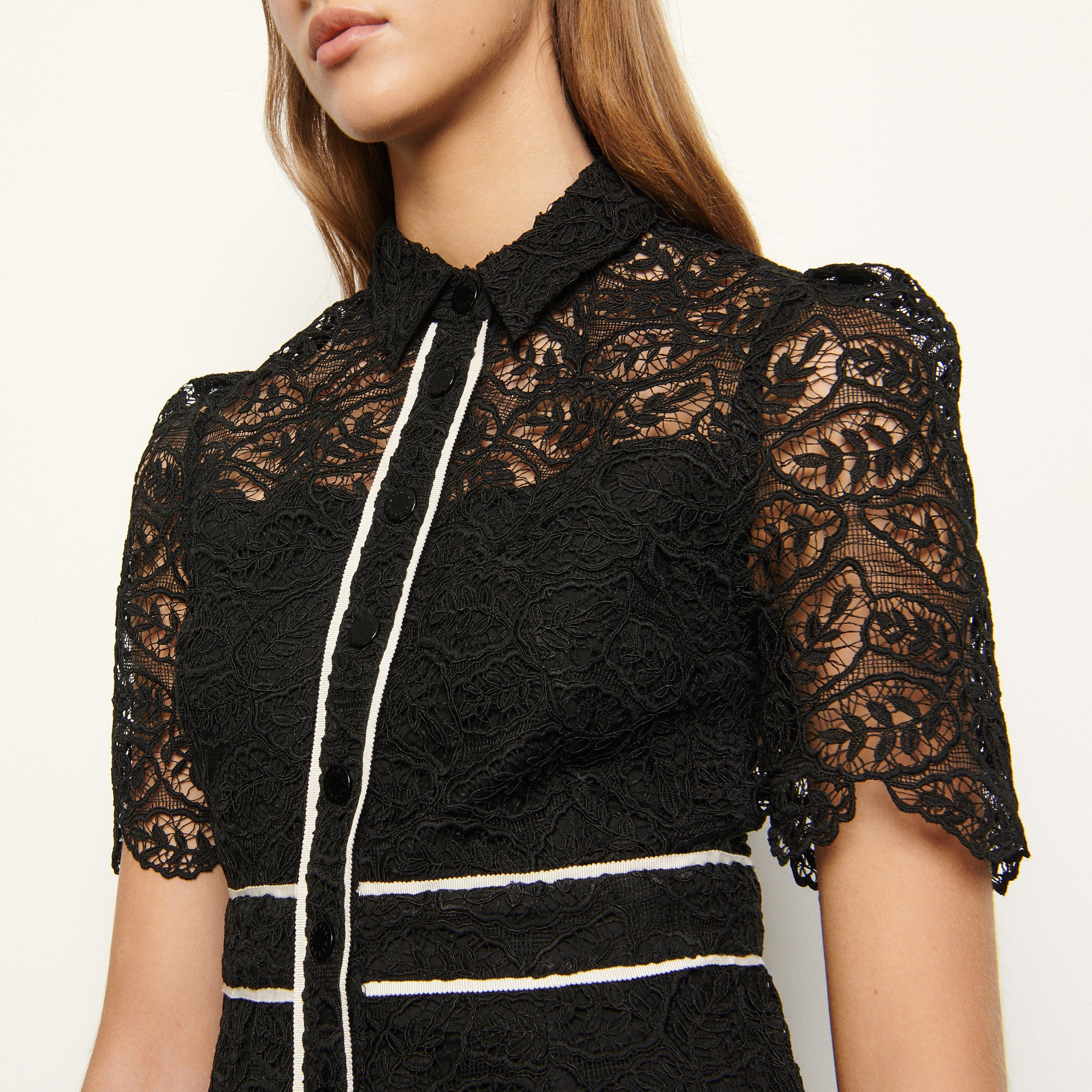 Robe Manteau en dentelle Sandro seconde main