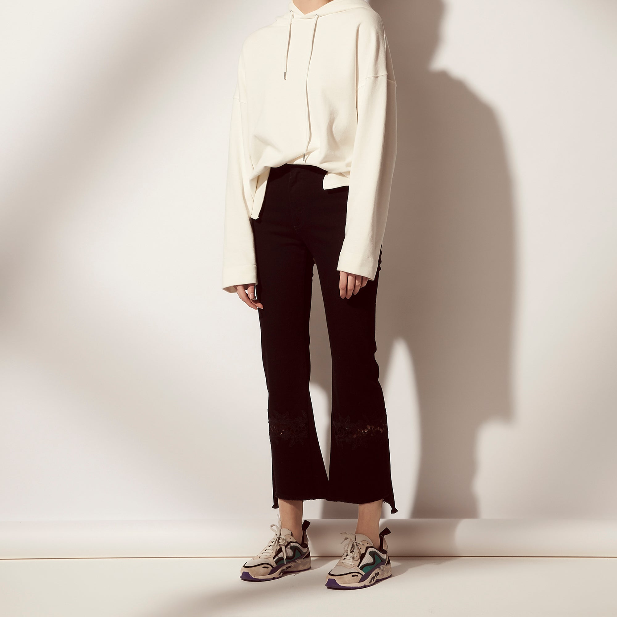 Jean évasé avec empiècement dentelle Sandro seconde main