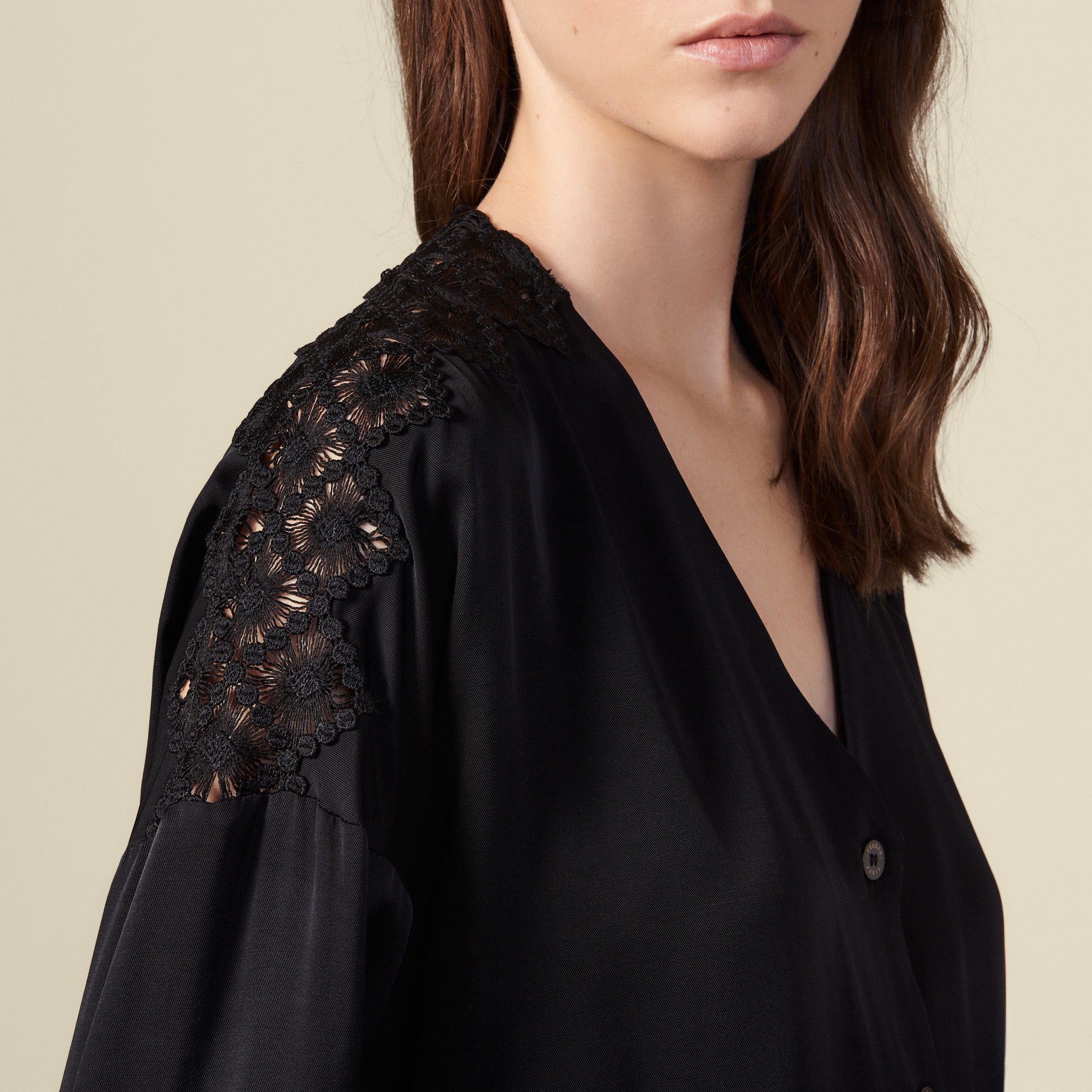 Blouse à empiècement en guipure Sandro seconde main