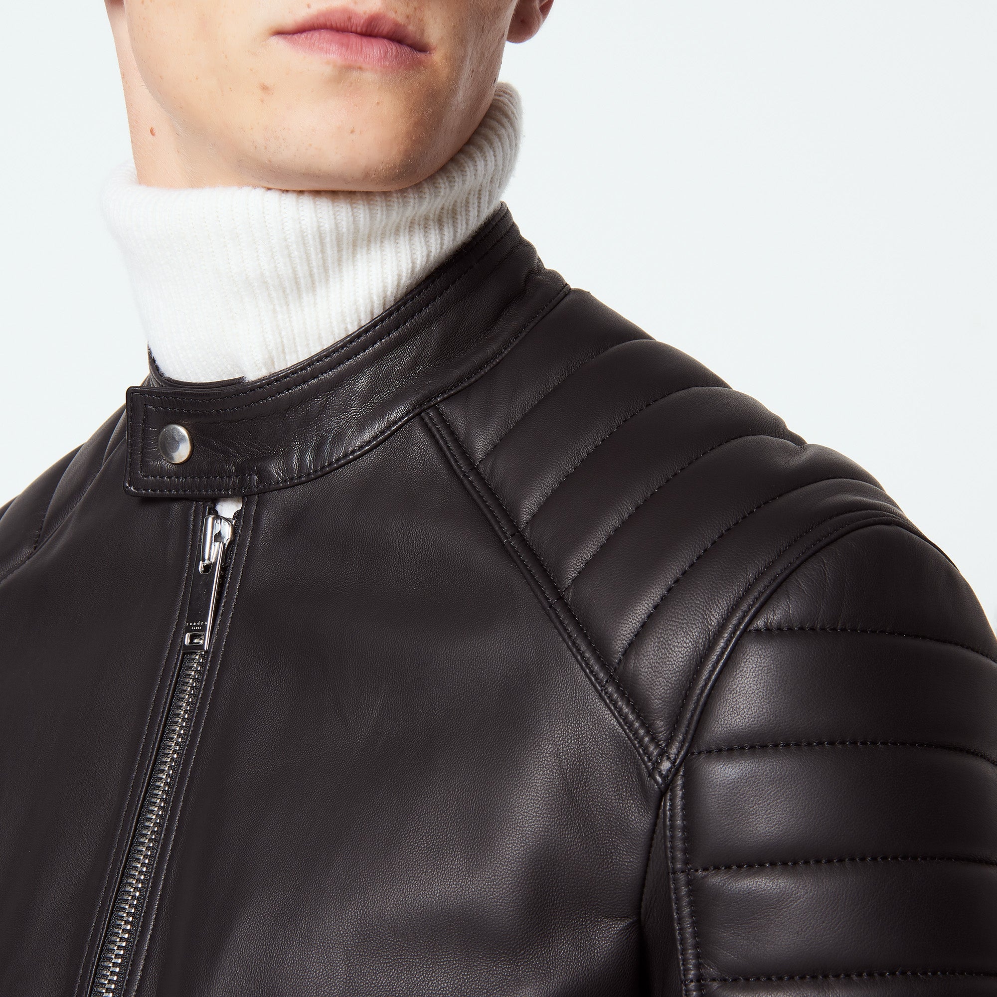Blouson en cuir finitions matelassées Sandro seconde main