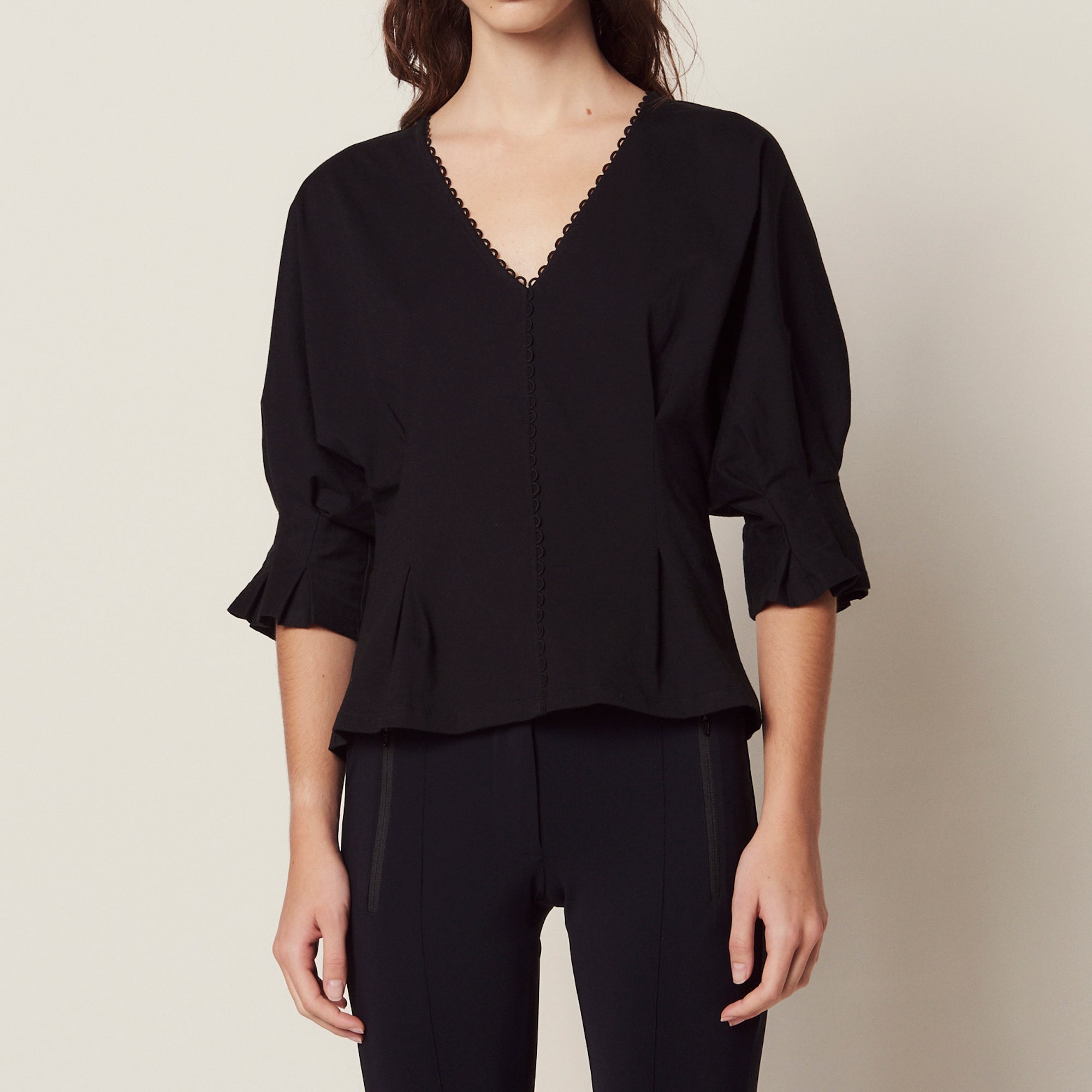 T-shirt avec dos en dentelle Sandro seconde main