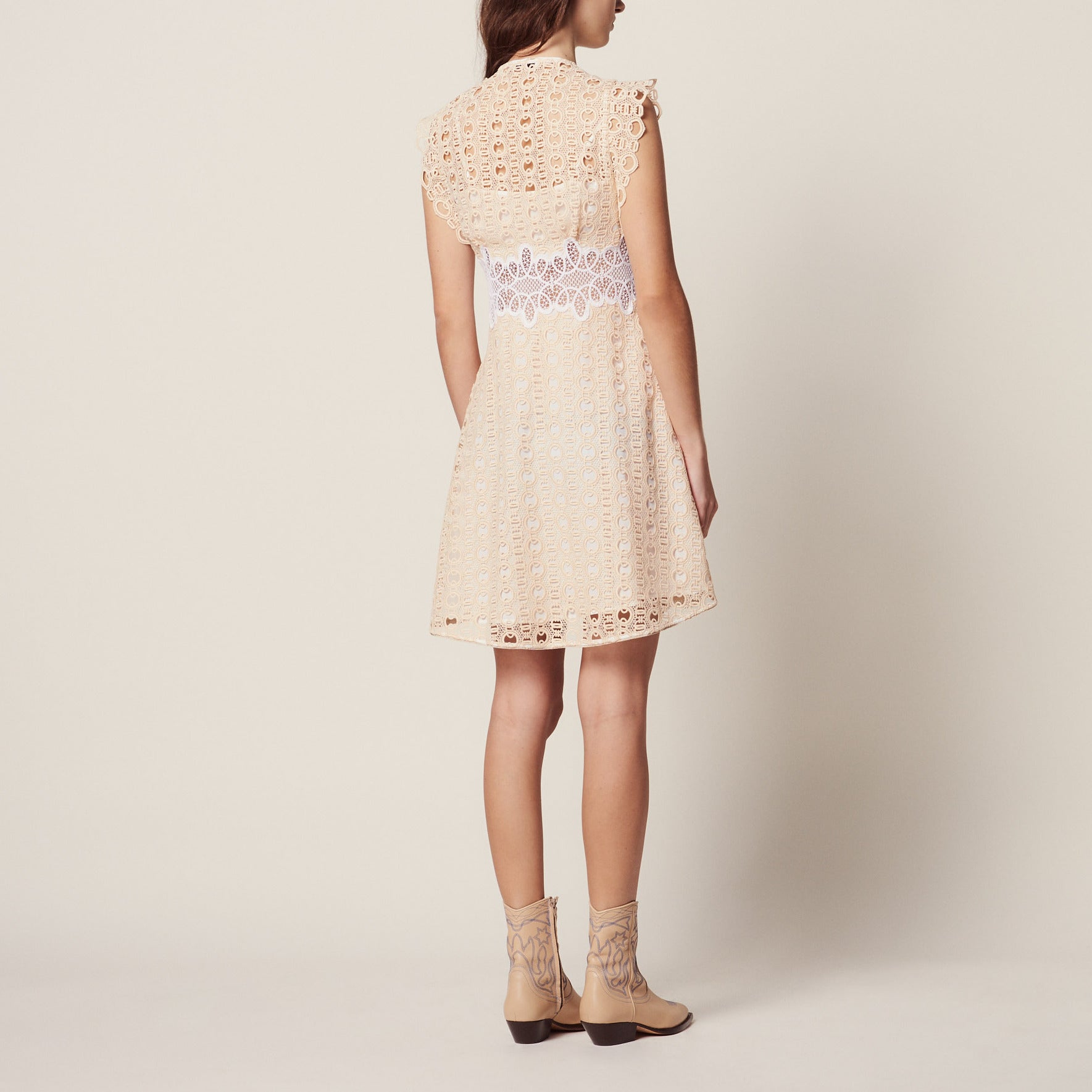 Robe courte en guipure Sandro seconde main