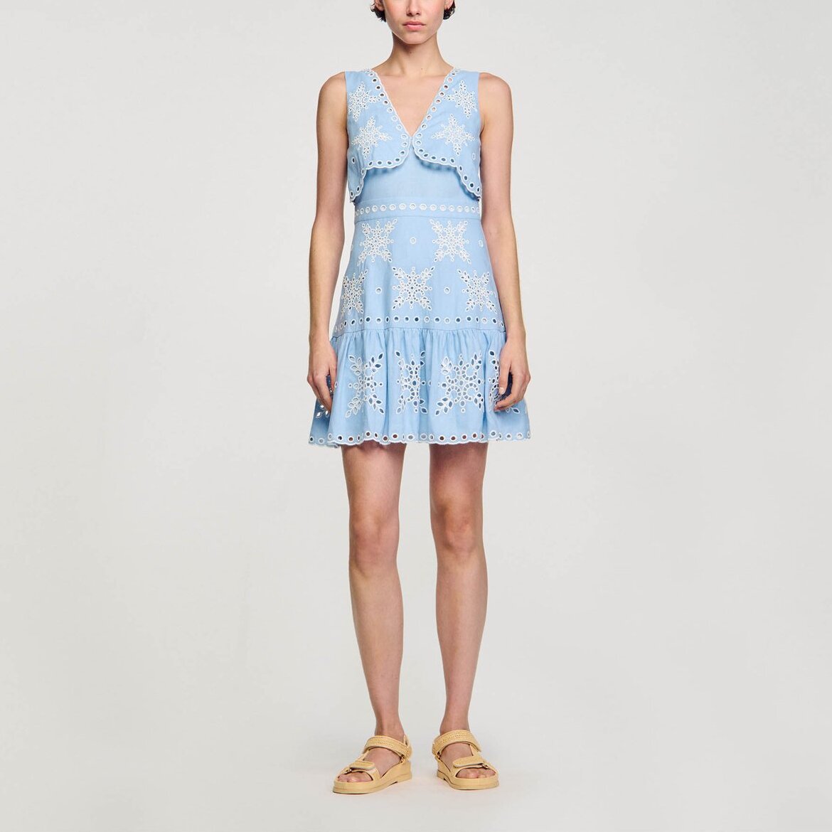 Robe courte à broderies anglaises Sandro seconde main