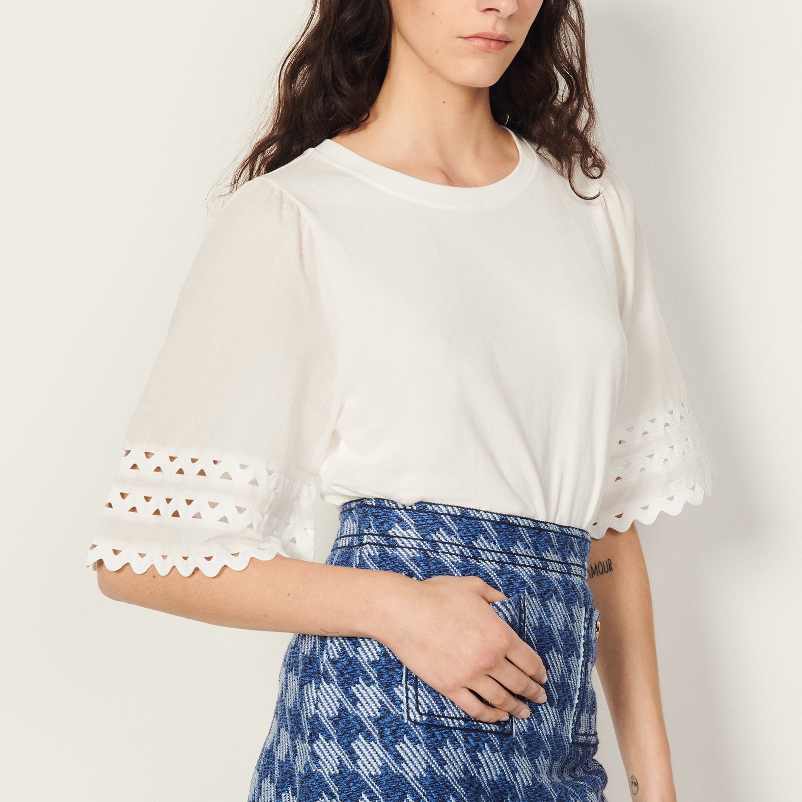 T-shirt avec galon en dentelle Sandro seconde main