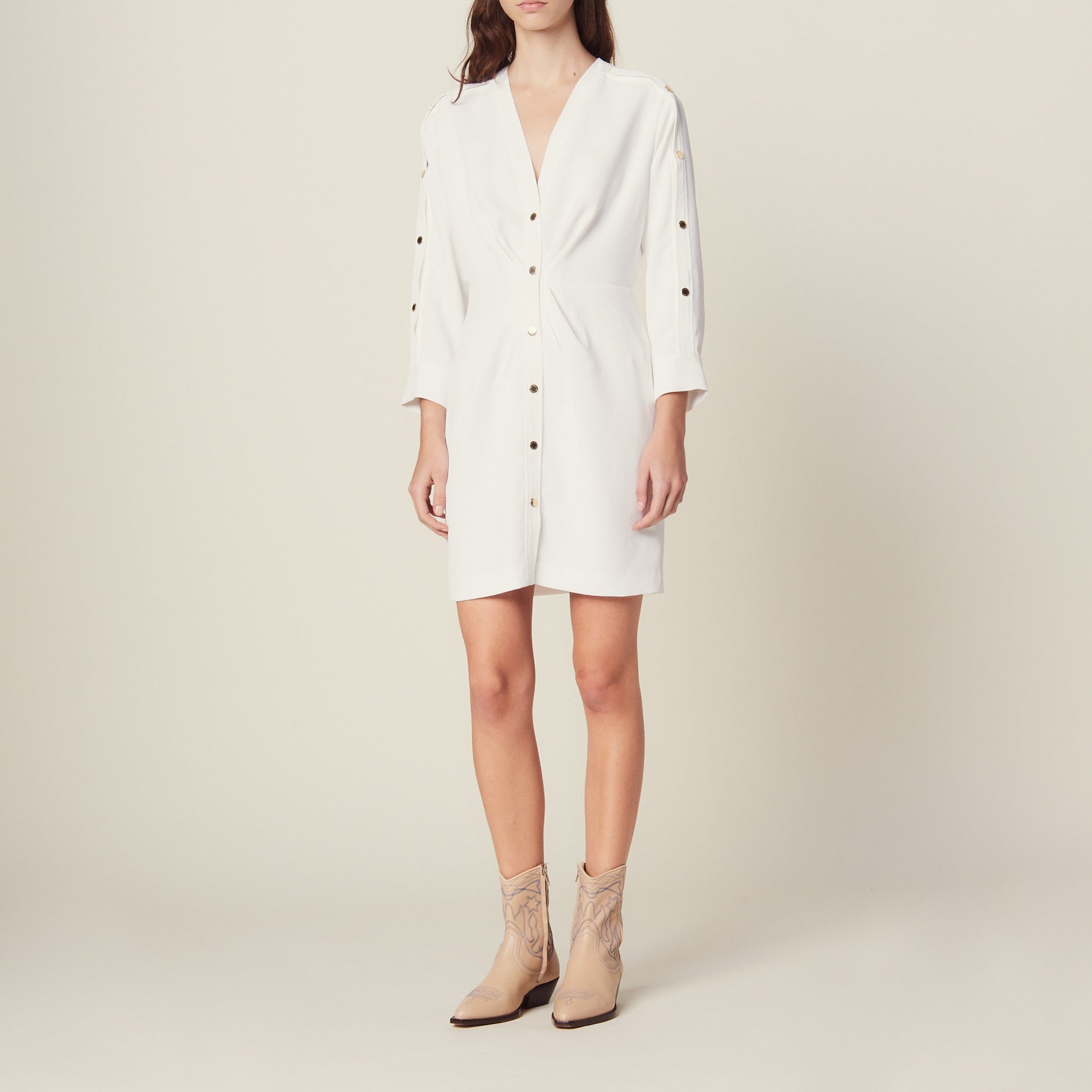 Robe courte ornée de pressions dorées Sandro seconde main