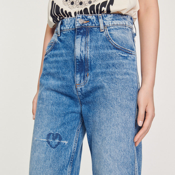 Jean droit à broderies cœurs Sandro seconde main