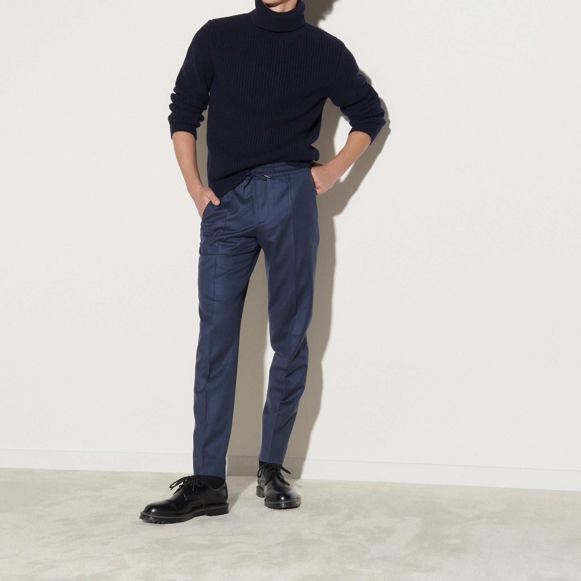 Pantalon en flanelle Sandro seconde main