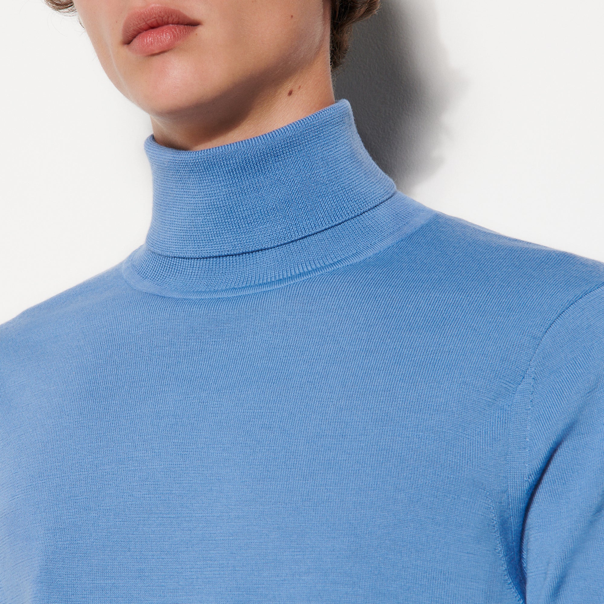 Pull à col roulé en lainr Sandro seconde main