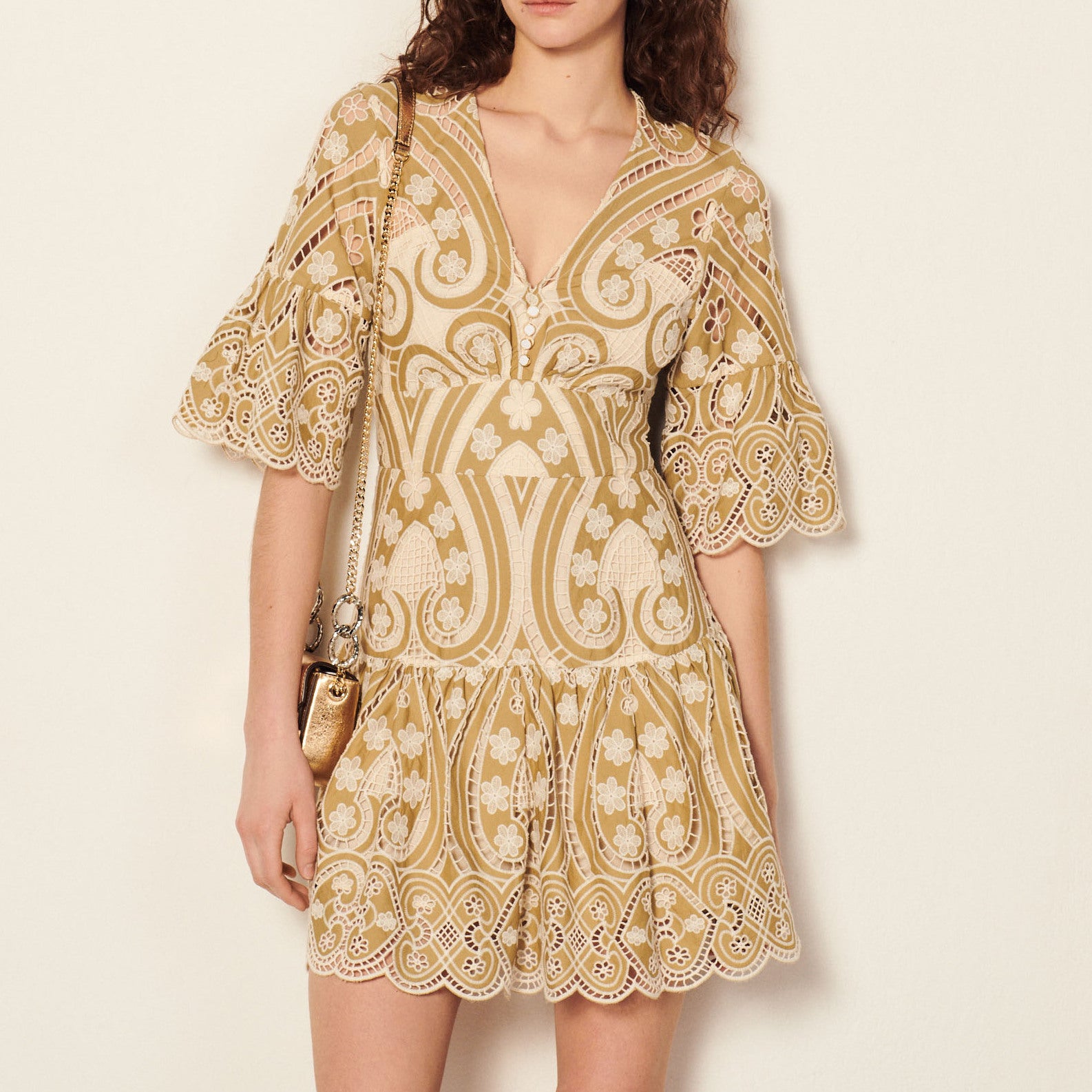 Robe en guipure bicolore Sandro seconde main