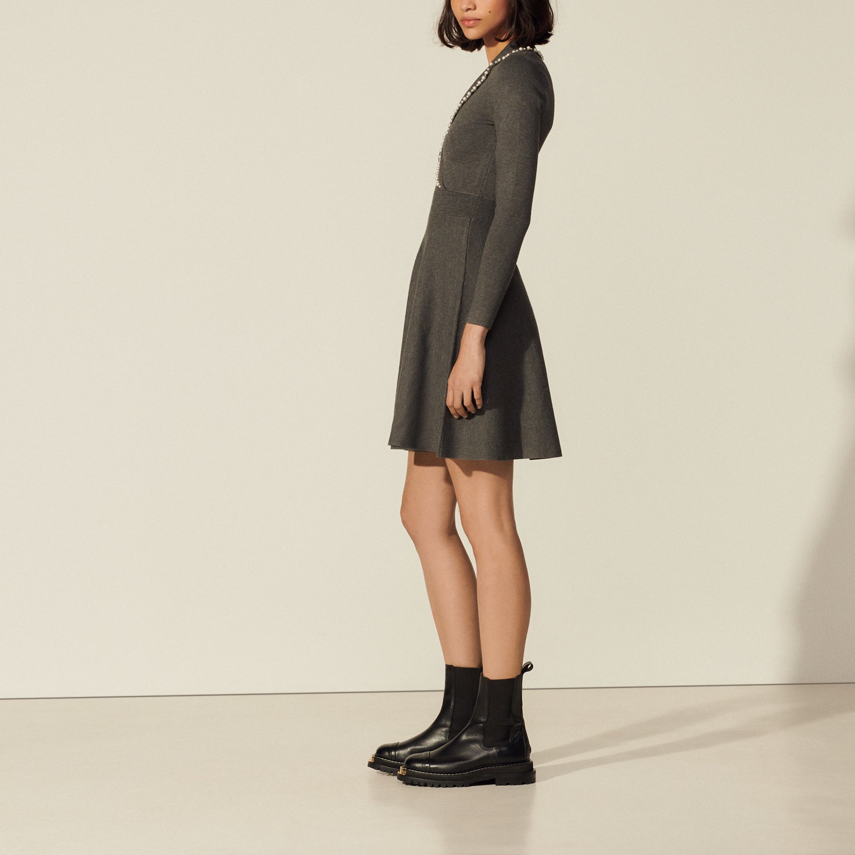 Robe en Maille ornée de perles Sandro seconde main