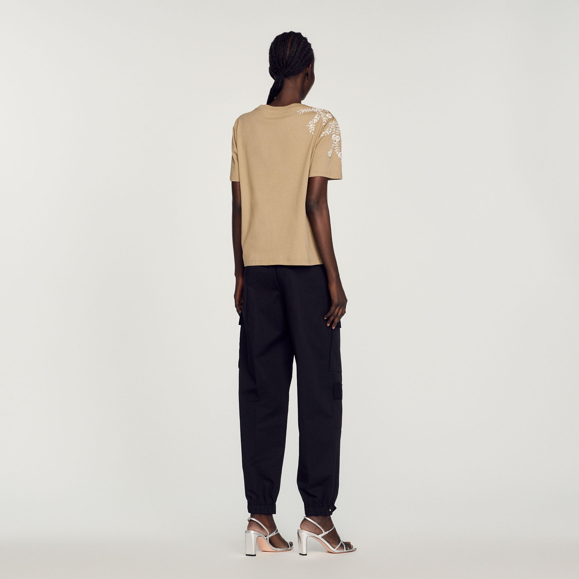 T-shirt orné de broderies et strass Sandro seconde main