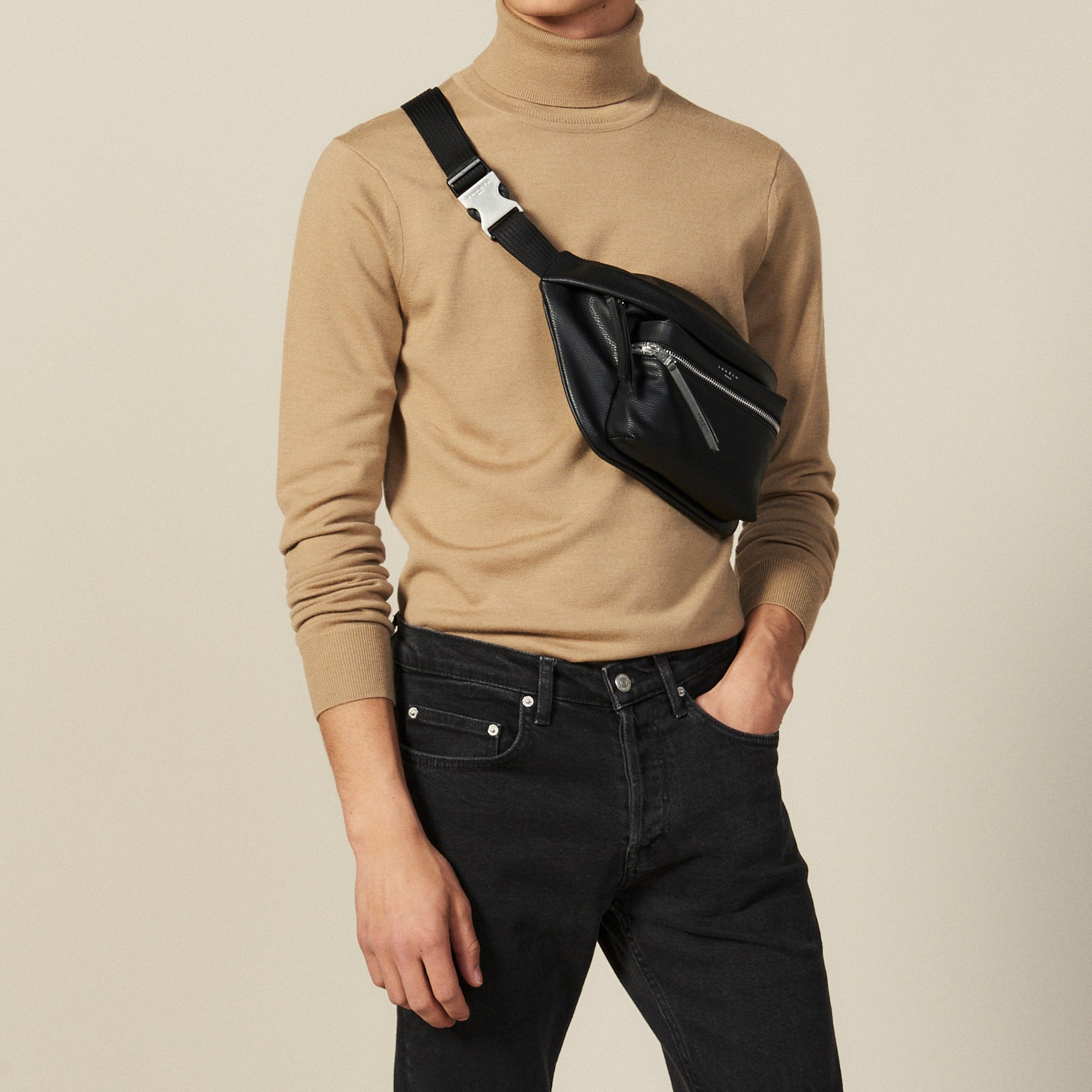 Pull à col roulé en laine Sandro seconde main