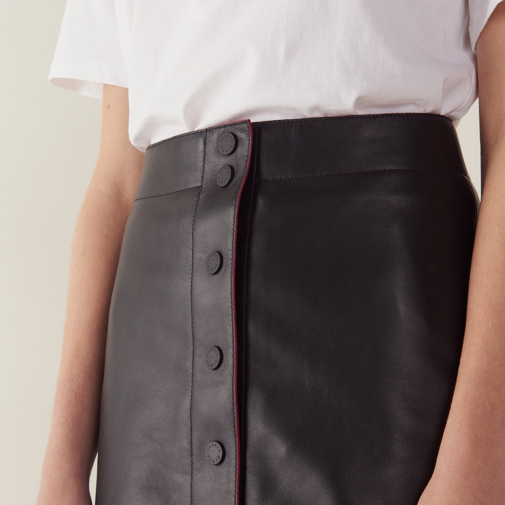 Jupe en cuir coupe trapèze Sandro seconde main