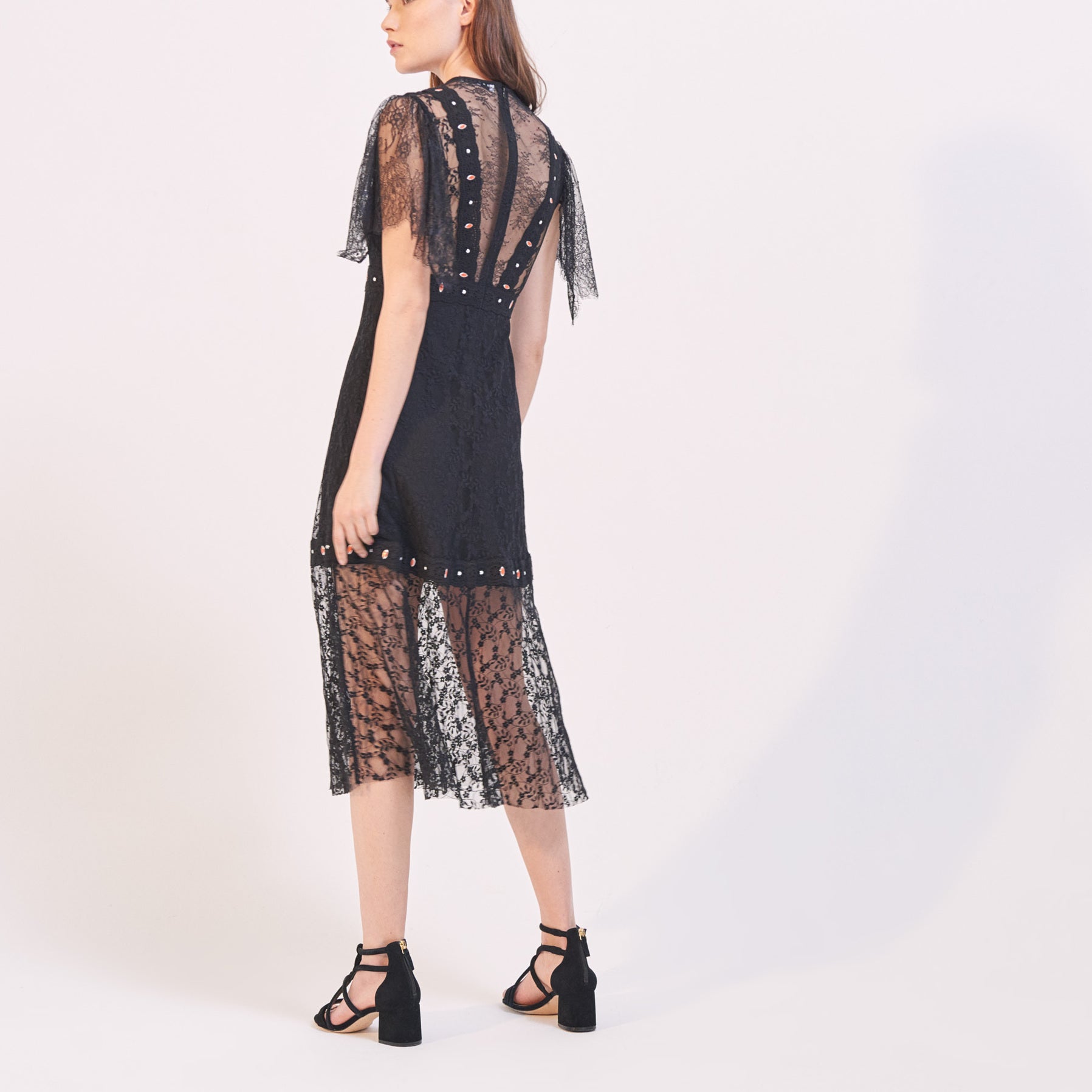 Robe en dentelle & pierres collées Sandro seconde main