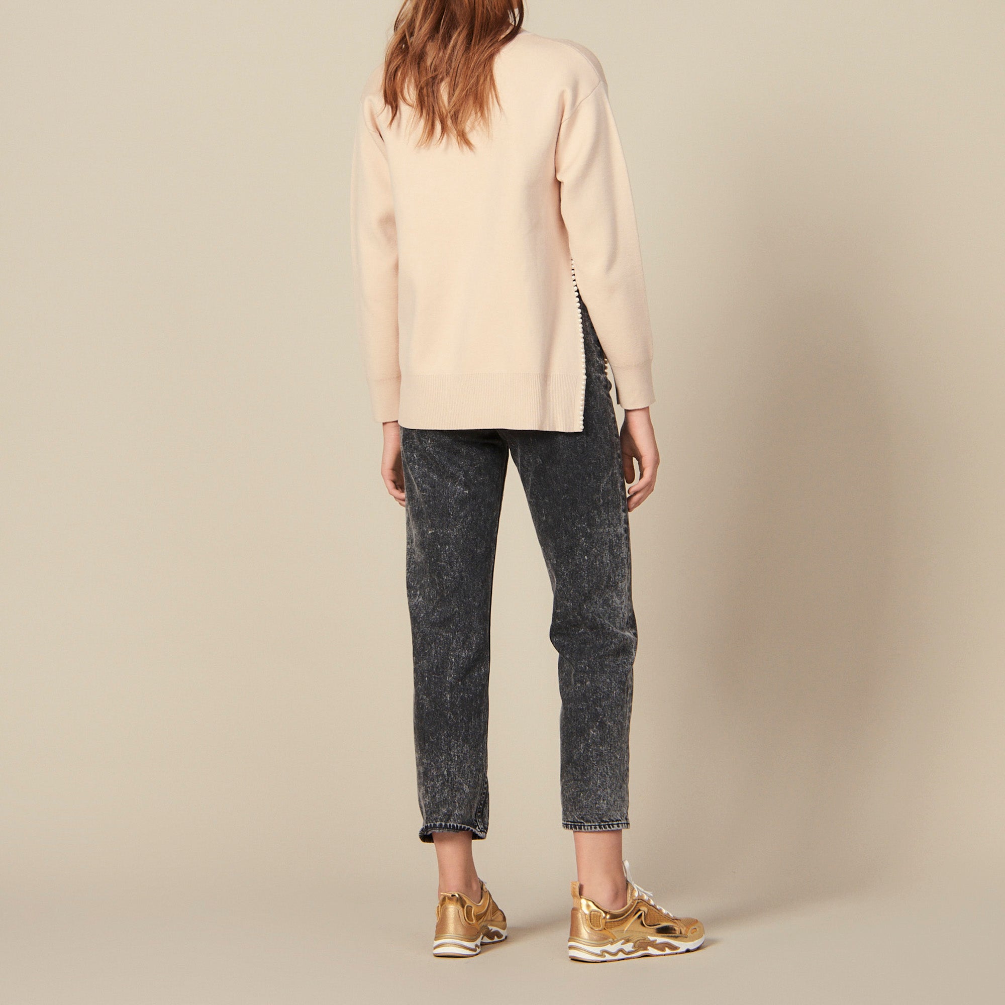 Pull avec une fente brodée de perles Sandro seconde main