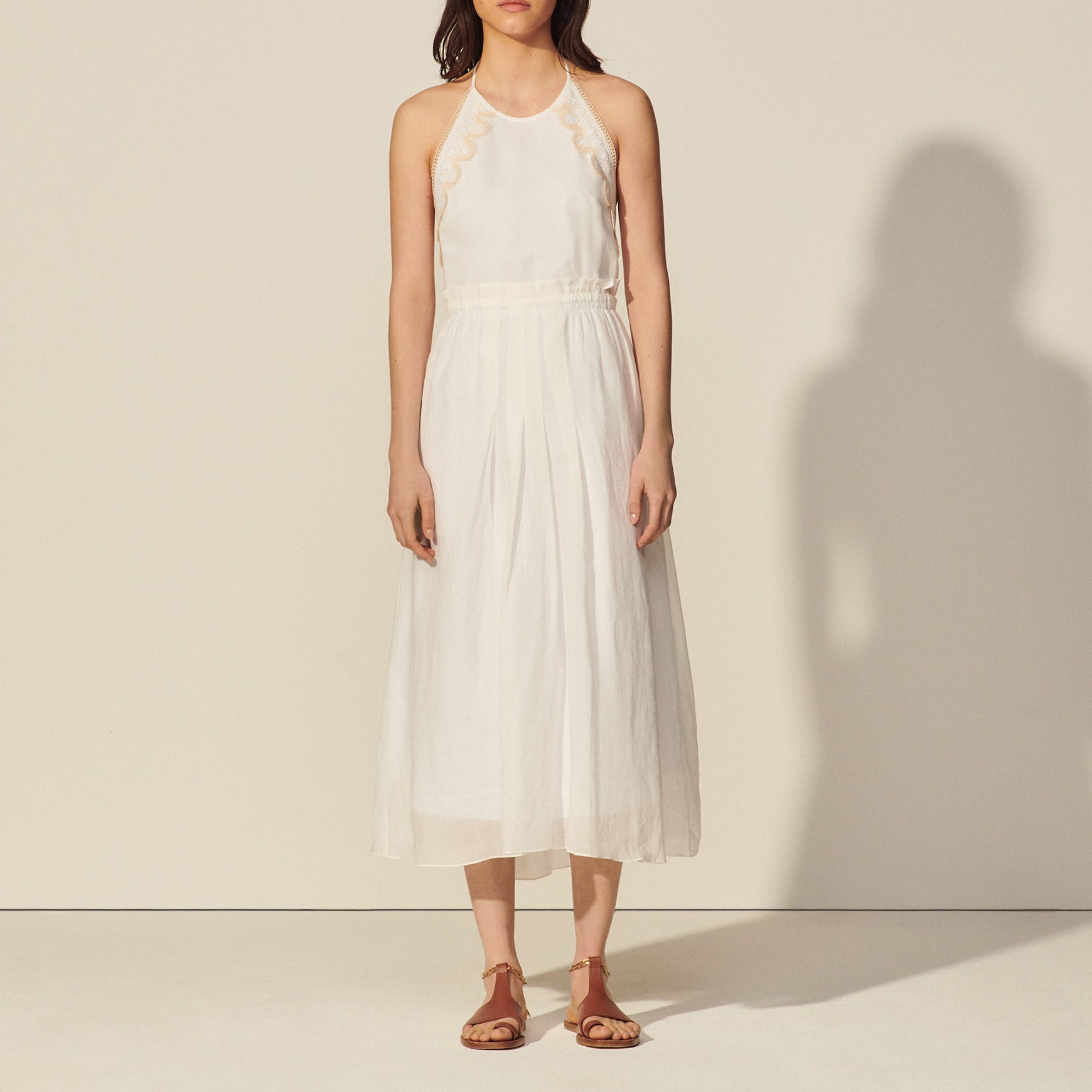 Robe longue dos nu et galon de dentelle Sandro seconde main