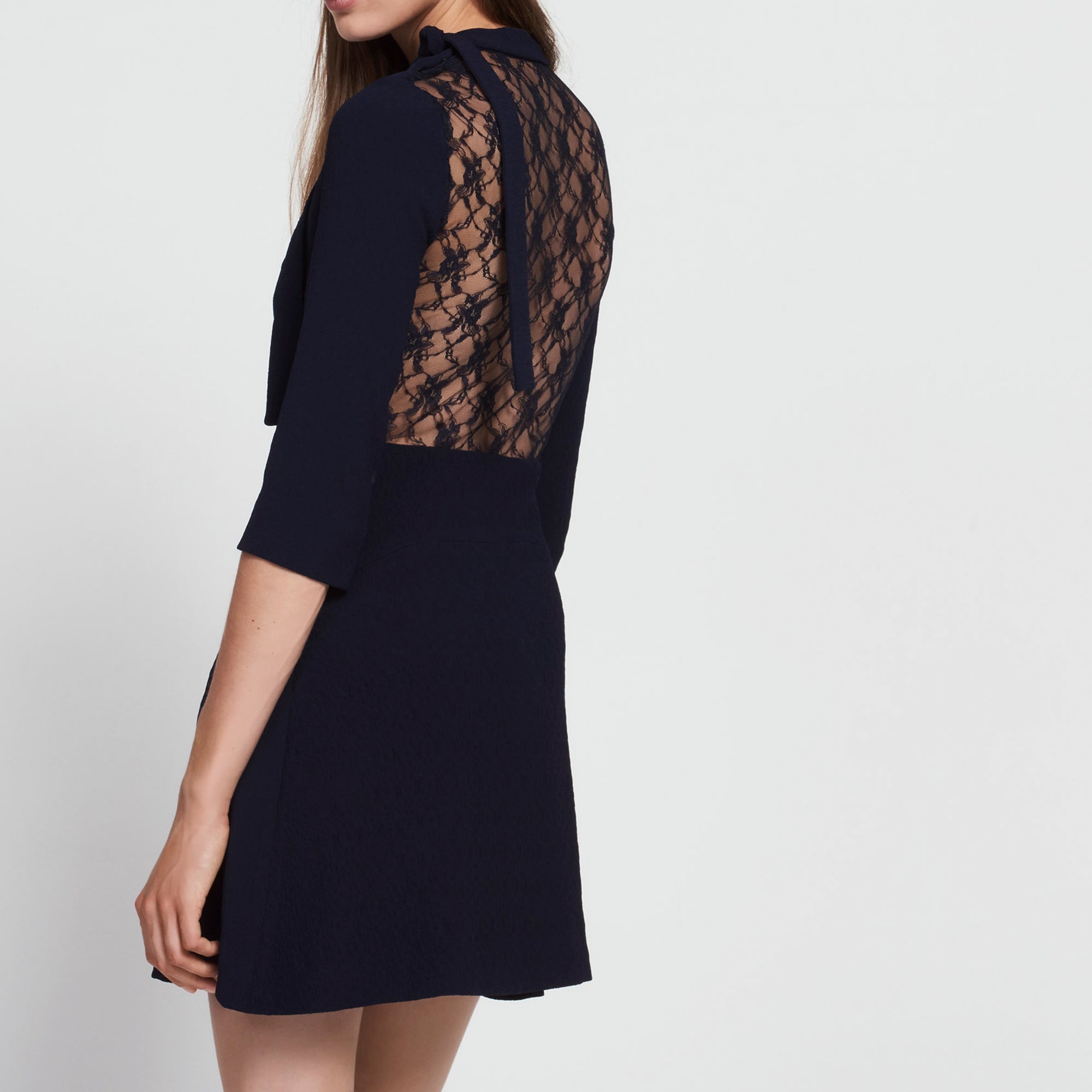 Robe matière gaufrée dos en dentelle Sandro seconde main