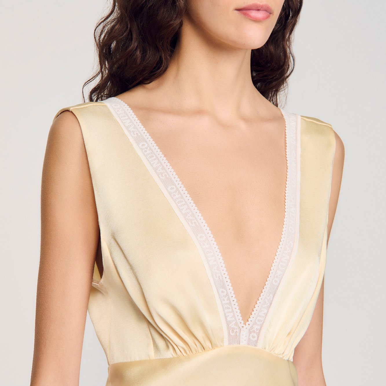 Robe longue satinée Sandro seconde main