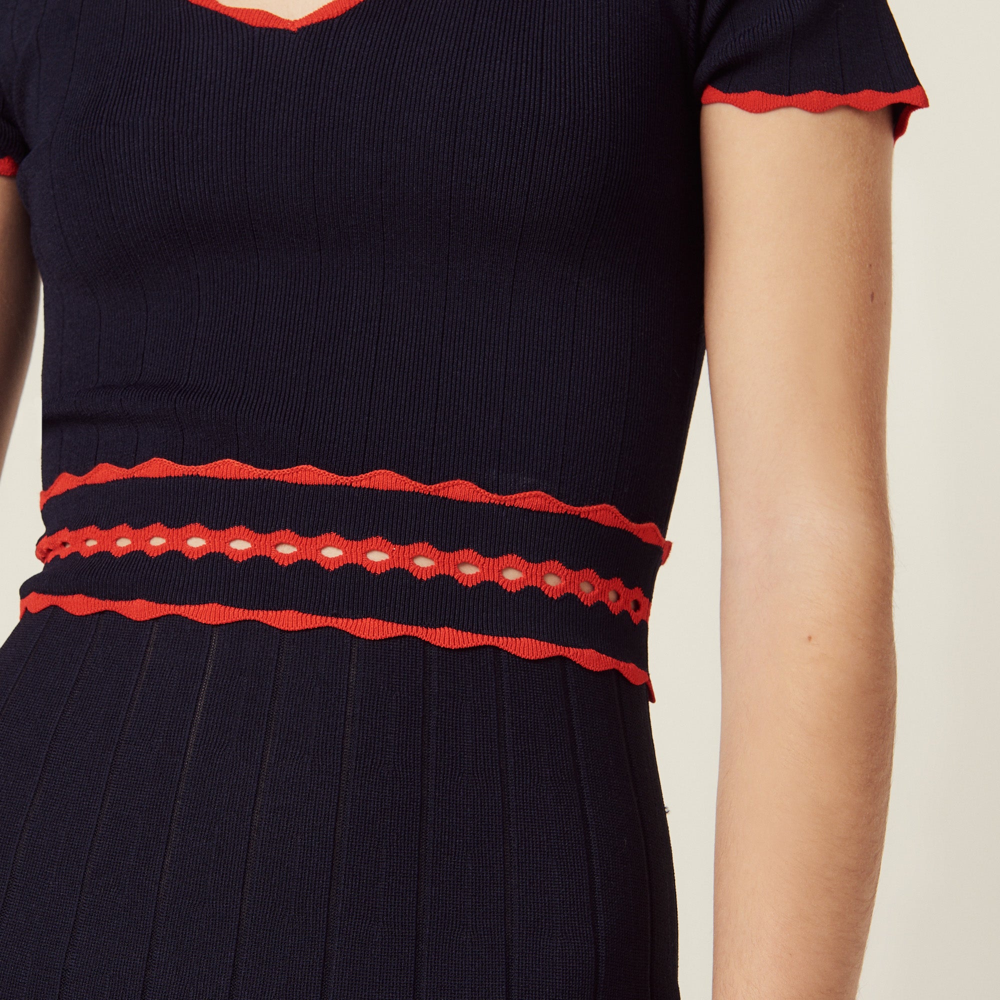 Robe en maille courte plissée Sandro seconde main