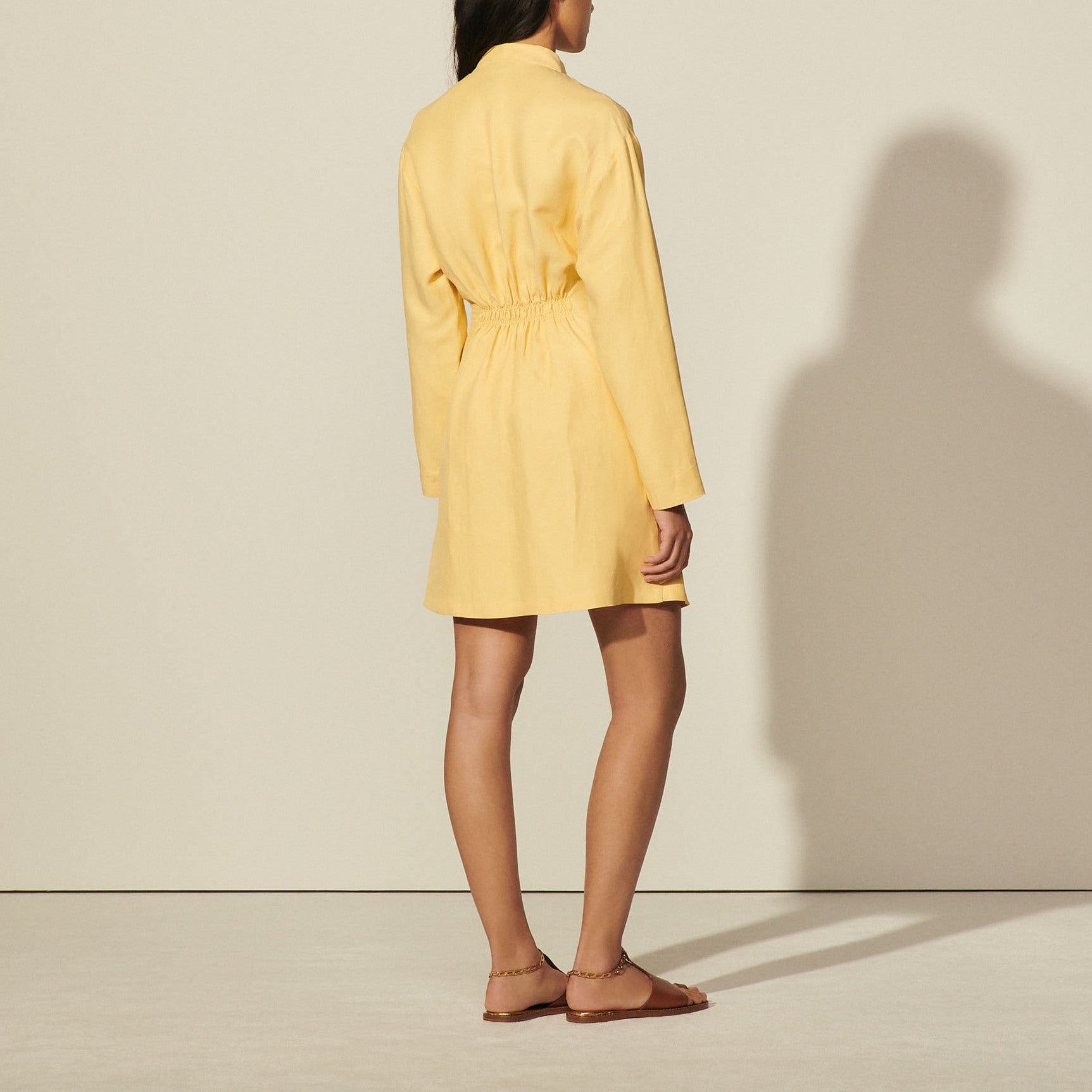 Robe courte à l'encolure fantaisie Sandro seconde main