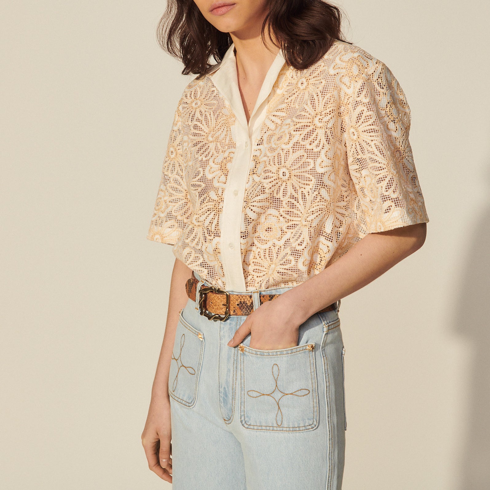 Chemise en dentelle résille marguerite Sandro seconde main