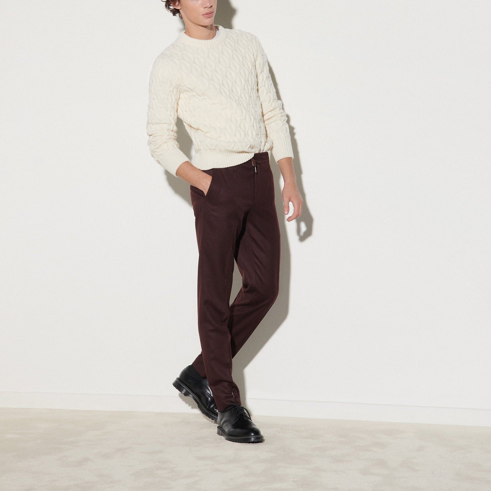 Pantalon en flanelle Sandro seconde main